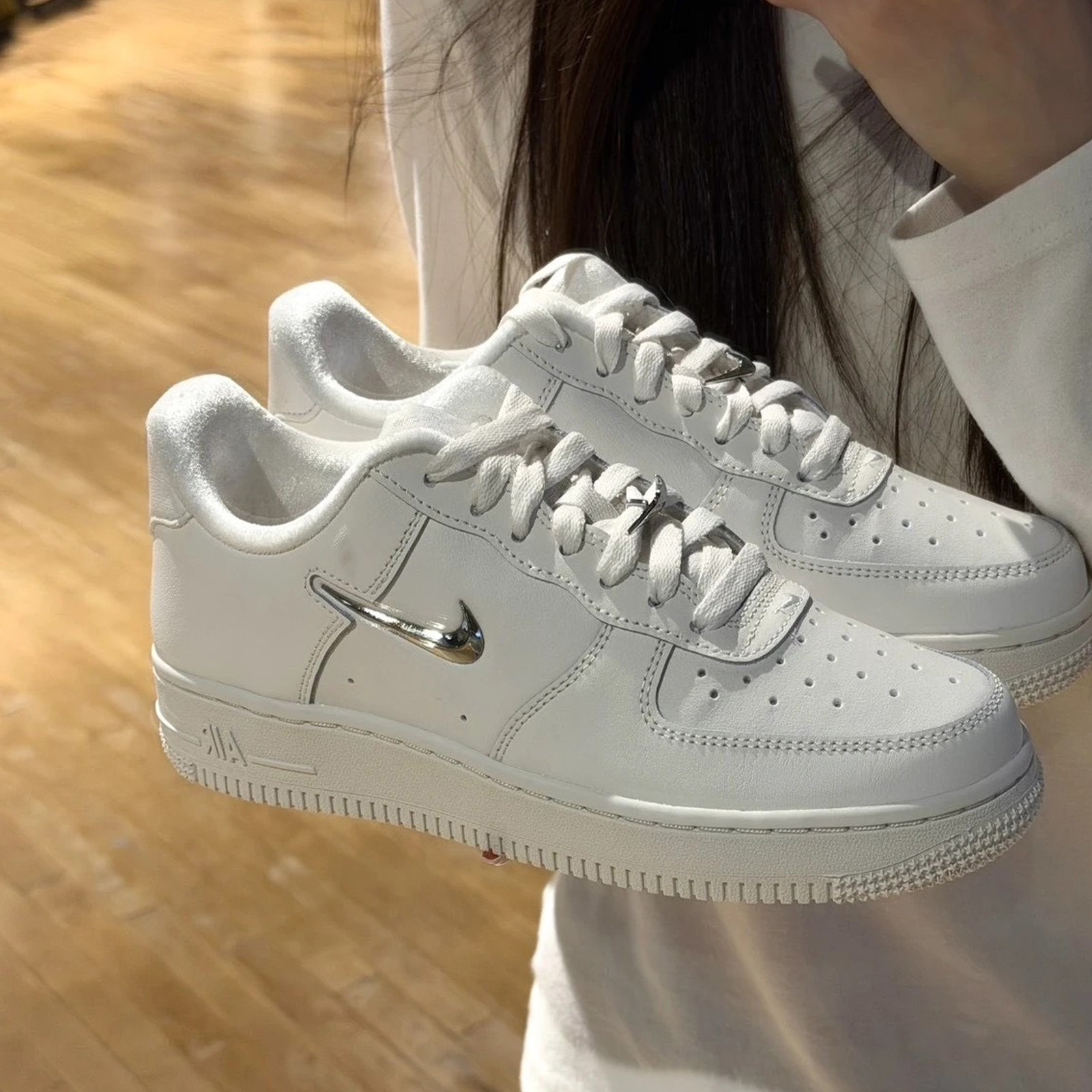 Nike Air Force 1 '07 白銀 液態銀 金屬 立體 小勾 反光 女款 休閒鞋 IU7558-030