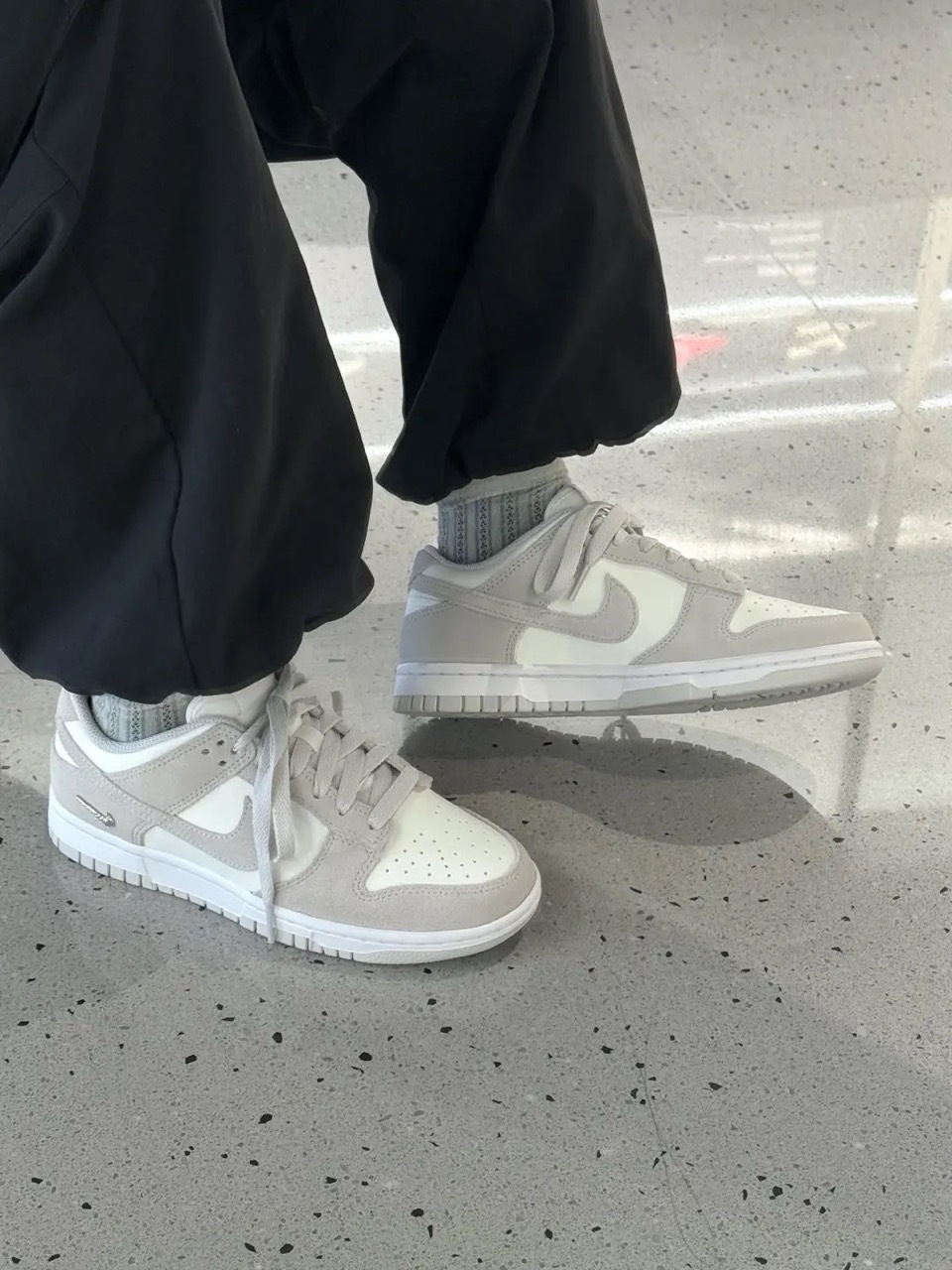 NIKE DUNK 霧灰 灰白 淡灰 金屬小勾 銀勾 螺旋勾 麂皮 皮革 女鞋 IO4244-105 / 現+調