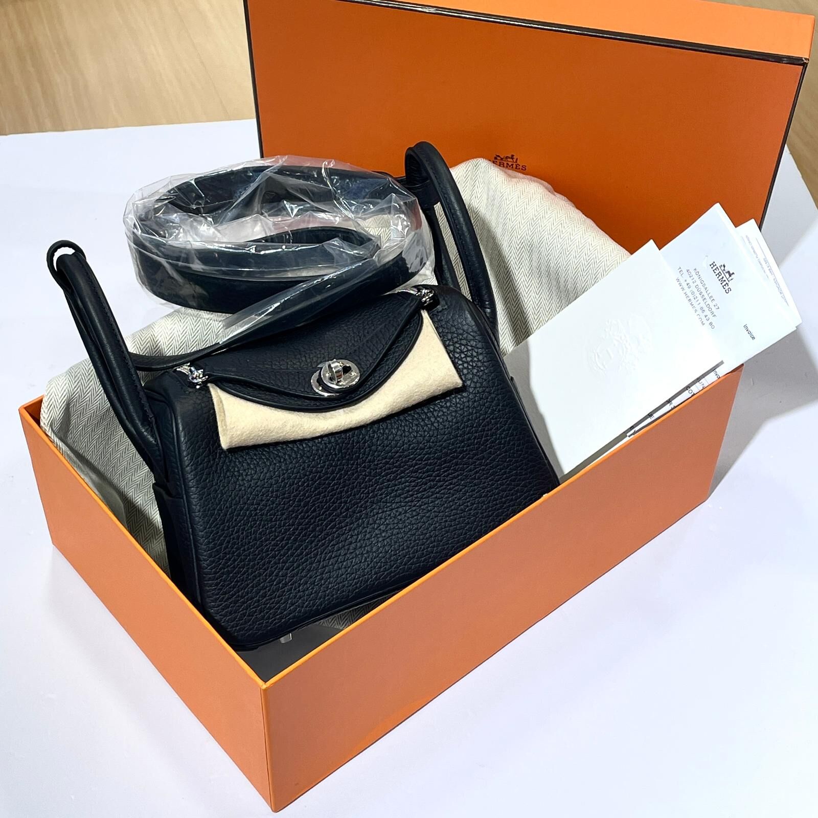 全新HERMES MINI LINDY二代 G刻 CK89 PHW 黑色銀扣TC皮  #BRAND NEW #香榭站正品