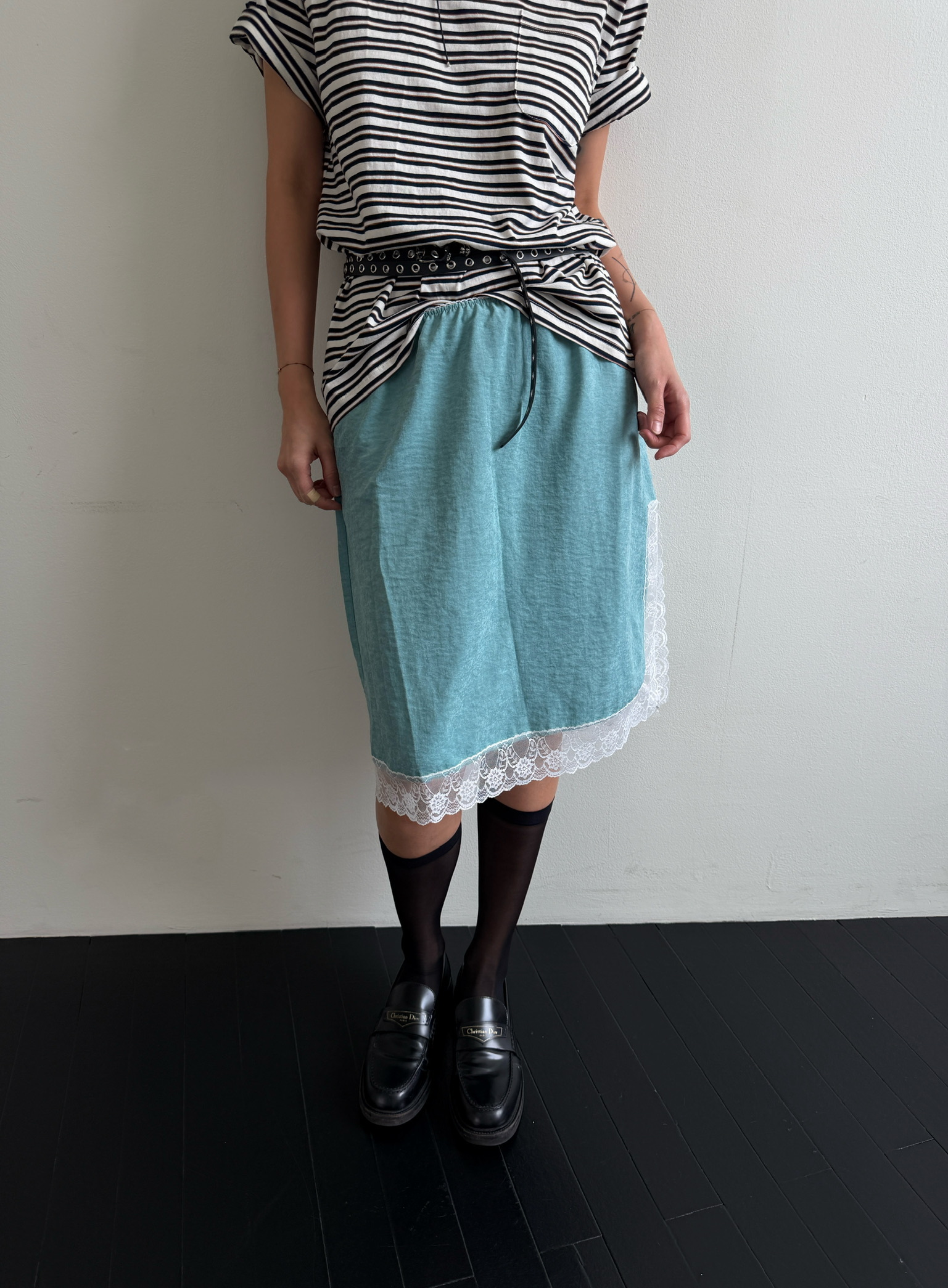 Side split lace skirt