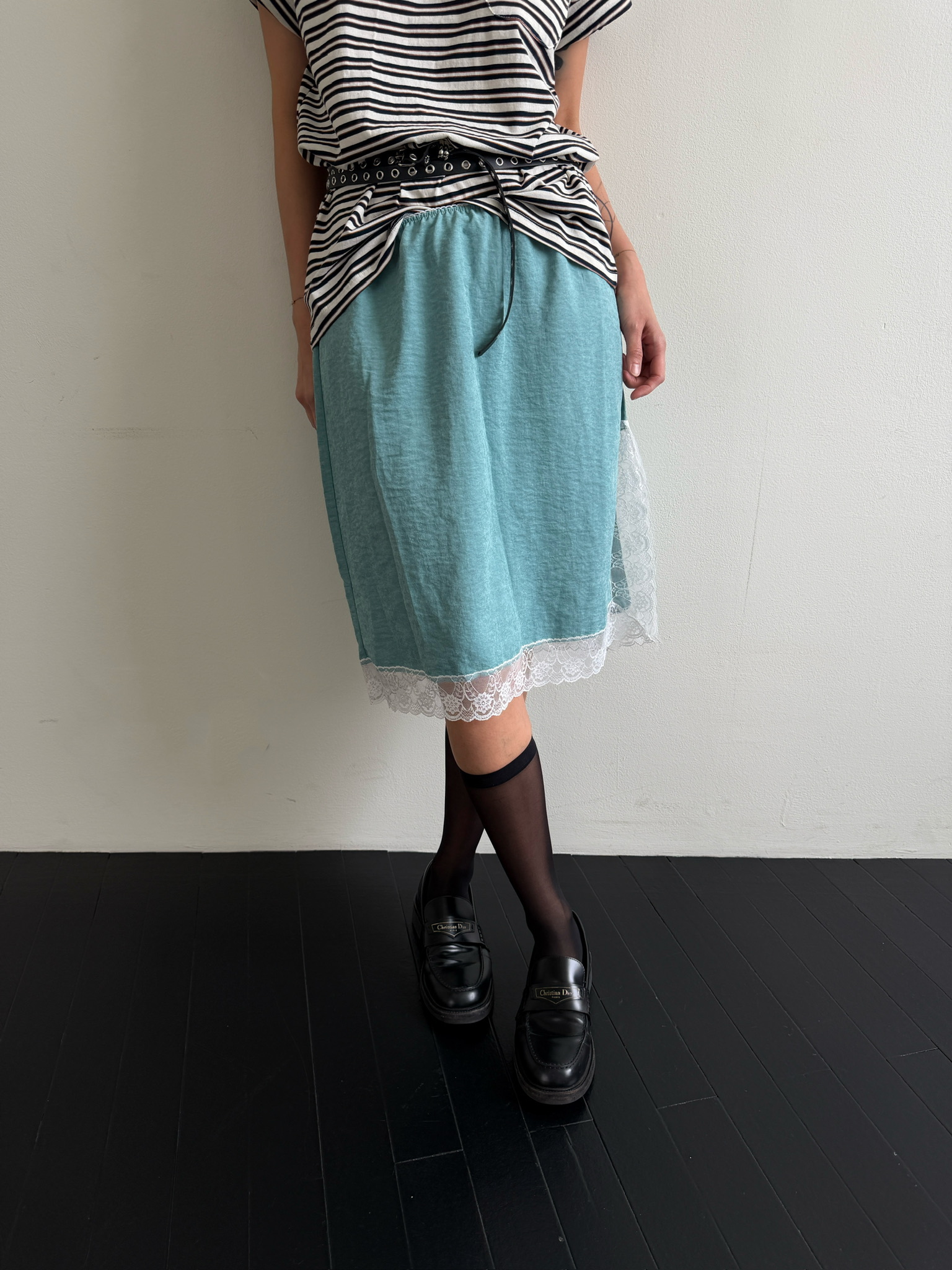 Side split lace skirt