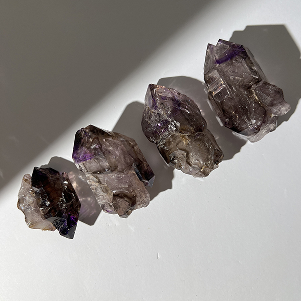 辛巴威超七水晶｜骸骨紫水晶｜紫超七｜增智慧招貴人｜果石Fruition Mine