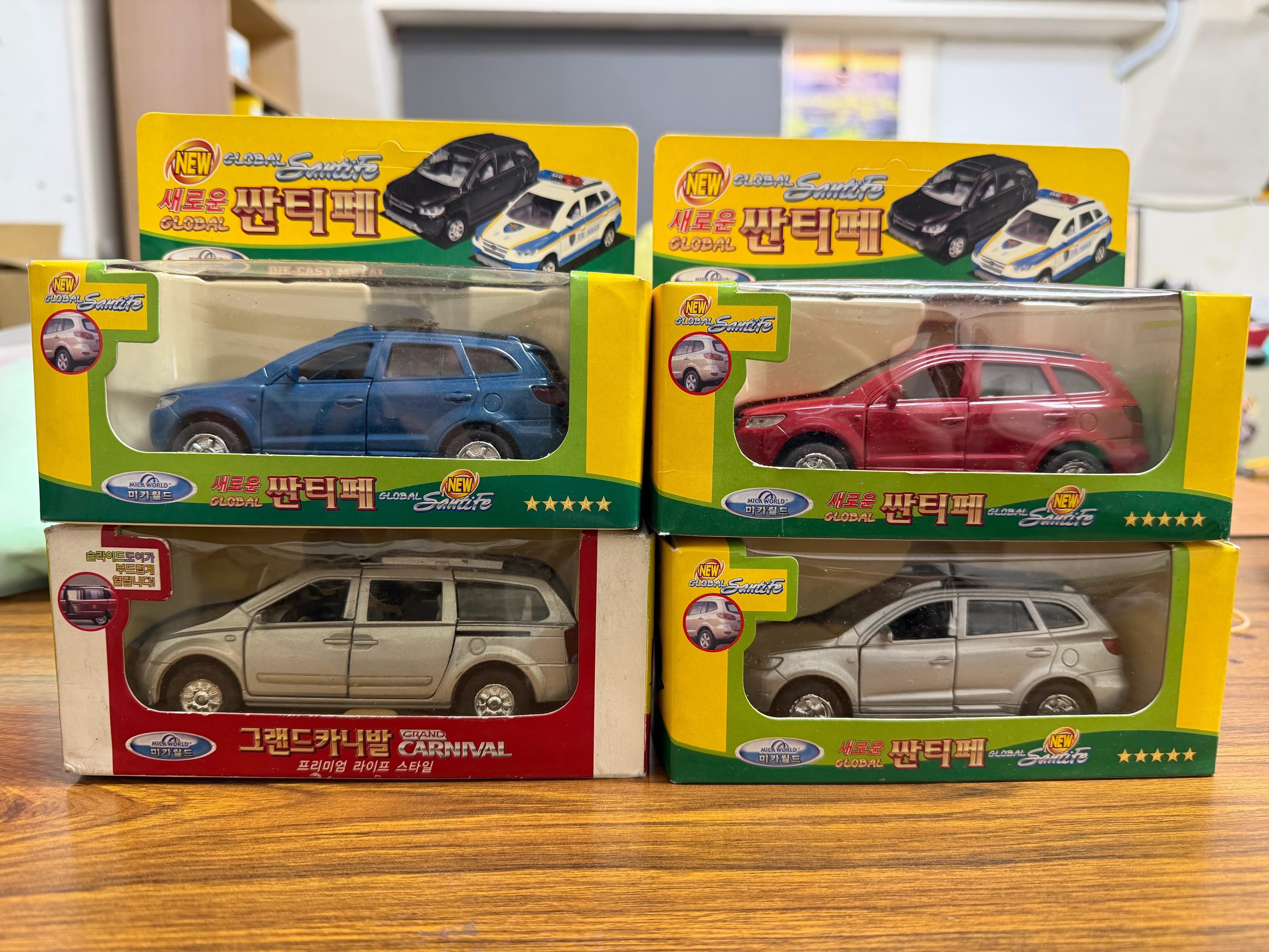 台北院｜精緻盒裝模型車-(一台、顏色隨機)