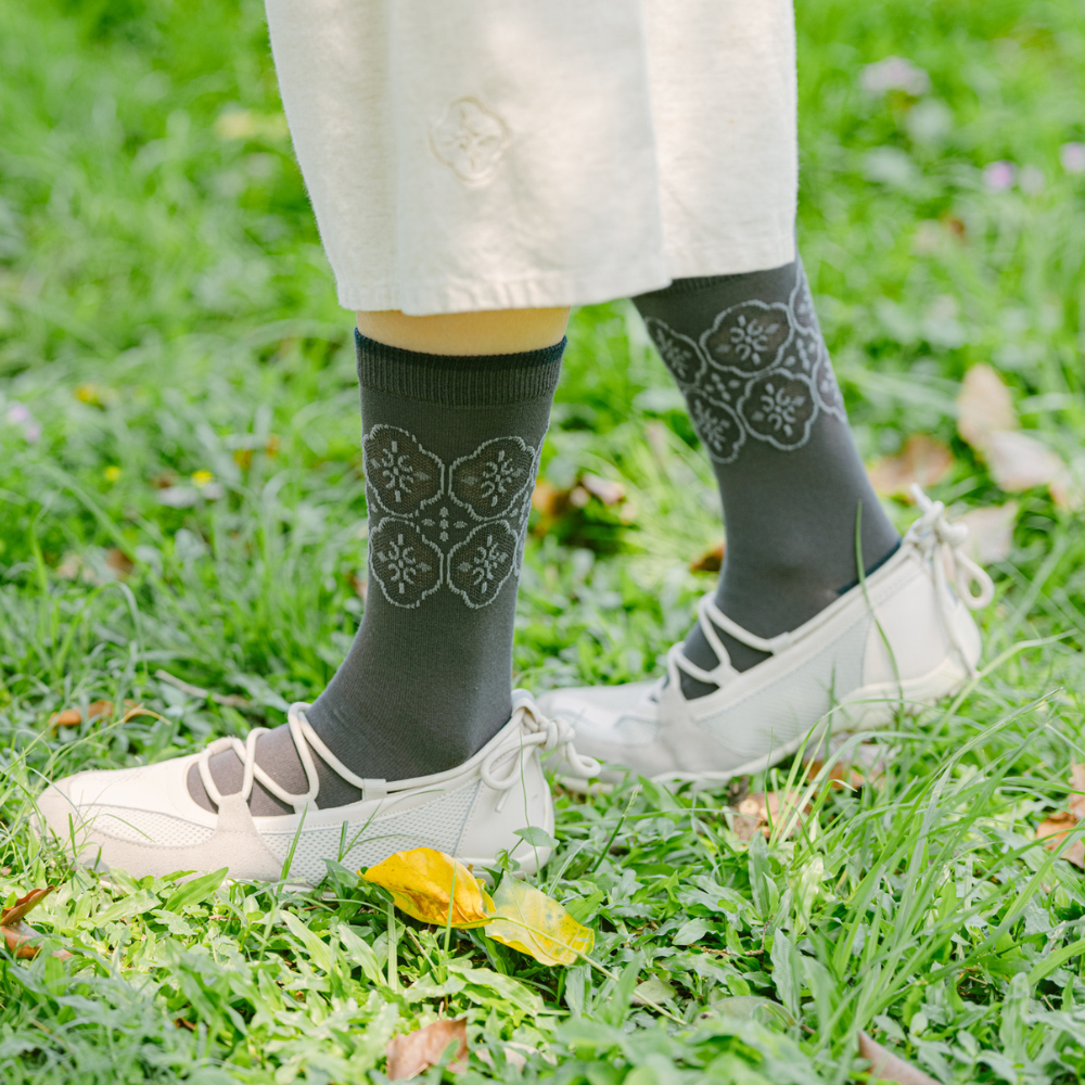 印花樂緹花中長襪/玻璃海棠/藏青灰