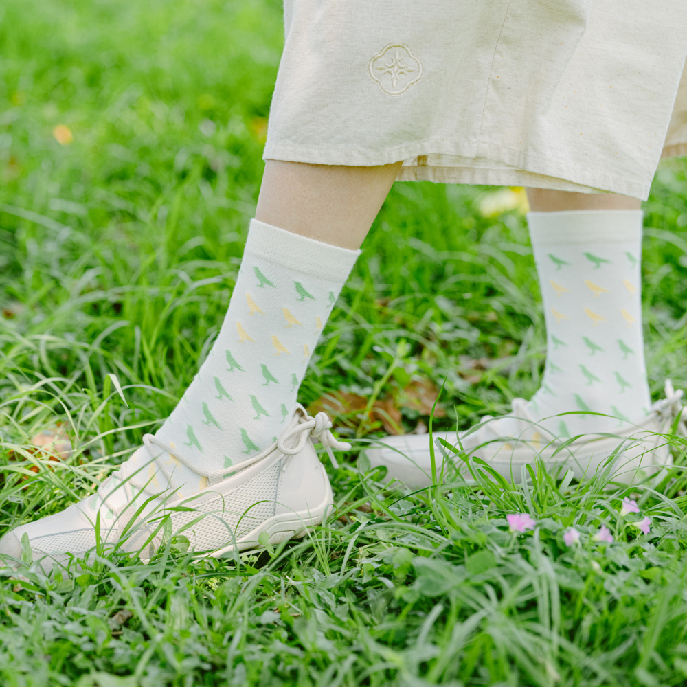 印花樂緹花中長襪/台灣八哥/白綠