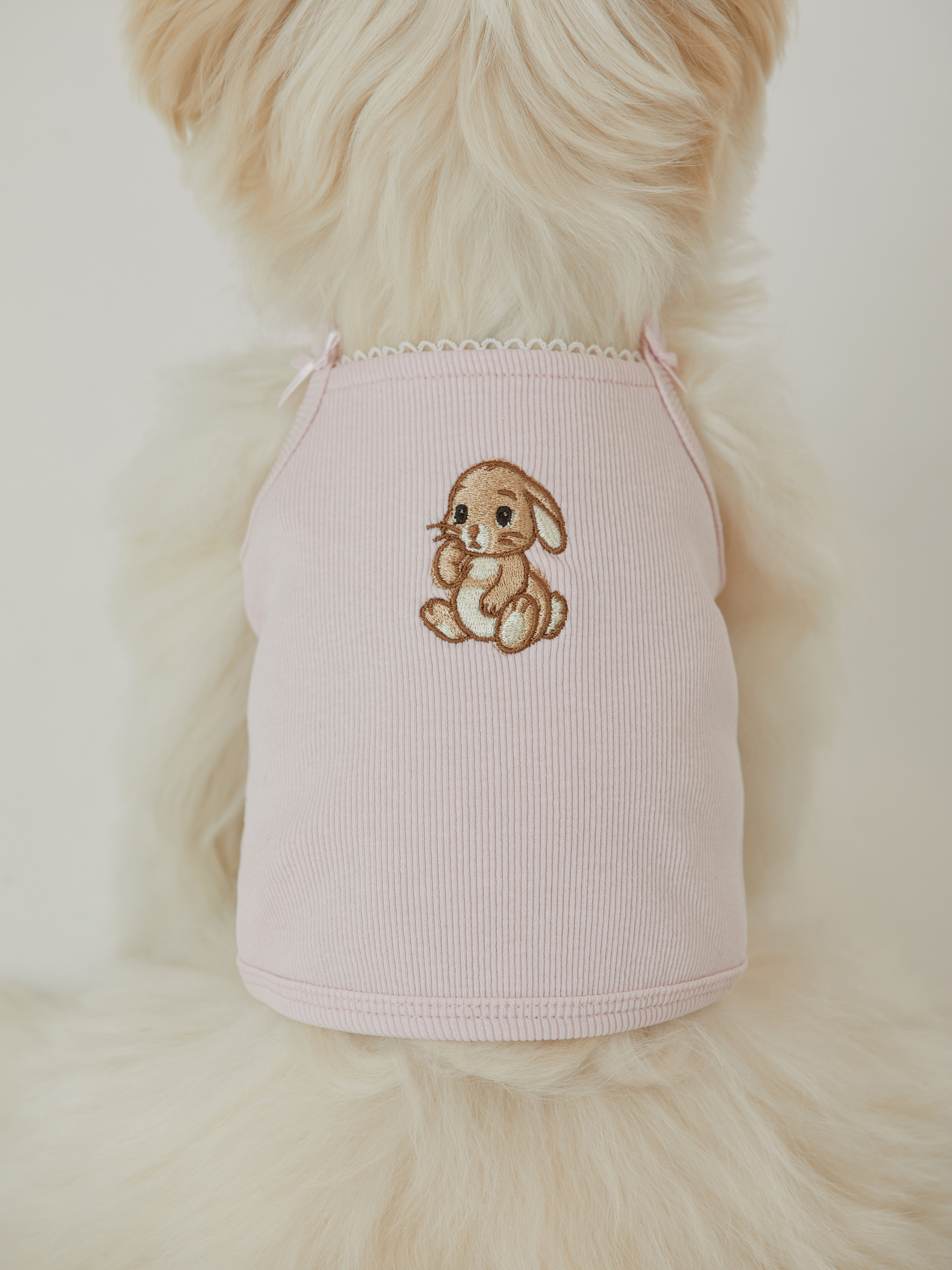 The Sally's Law 兔兔刺繡背心_牛奶粉
