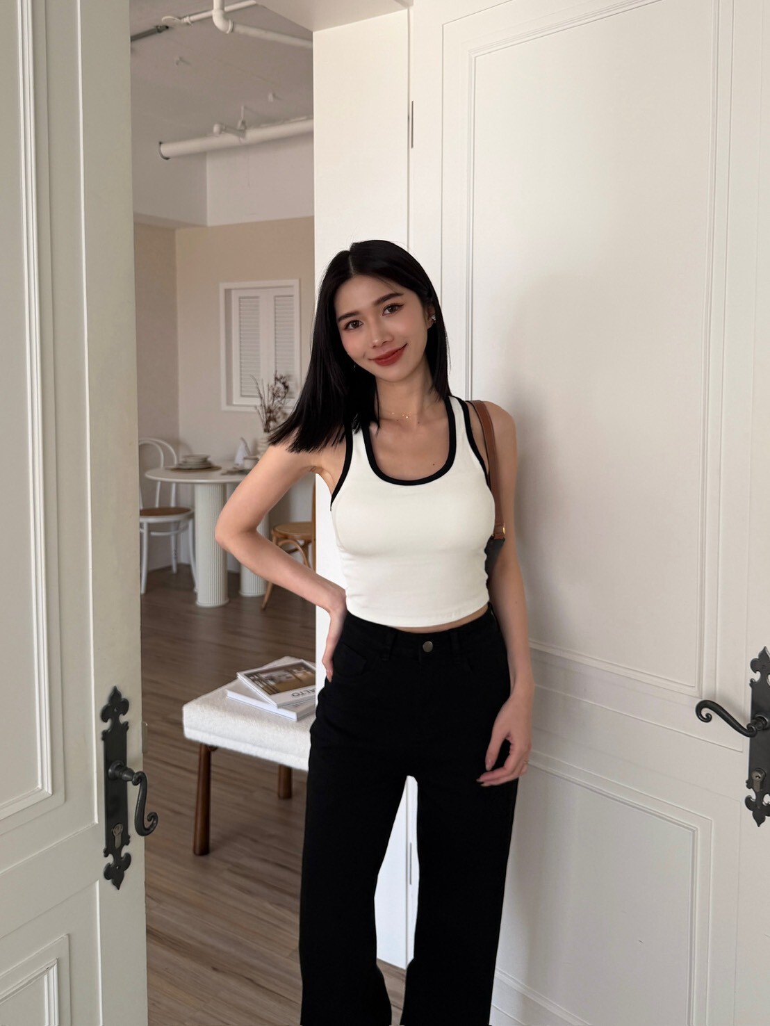 滾邊短版挖背BRATOP