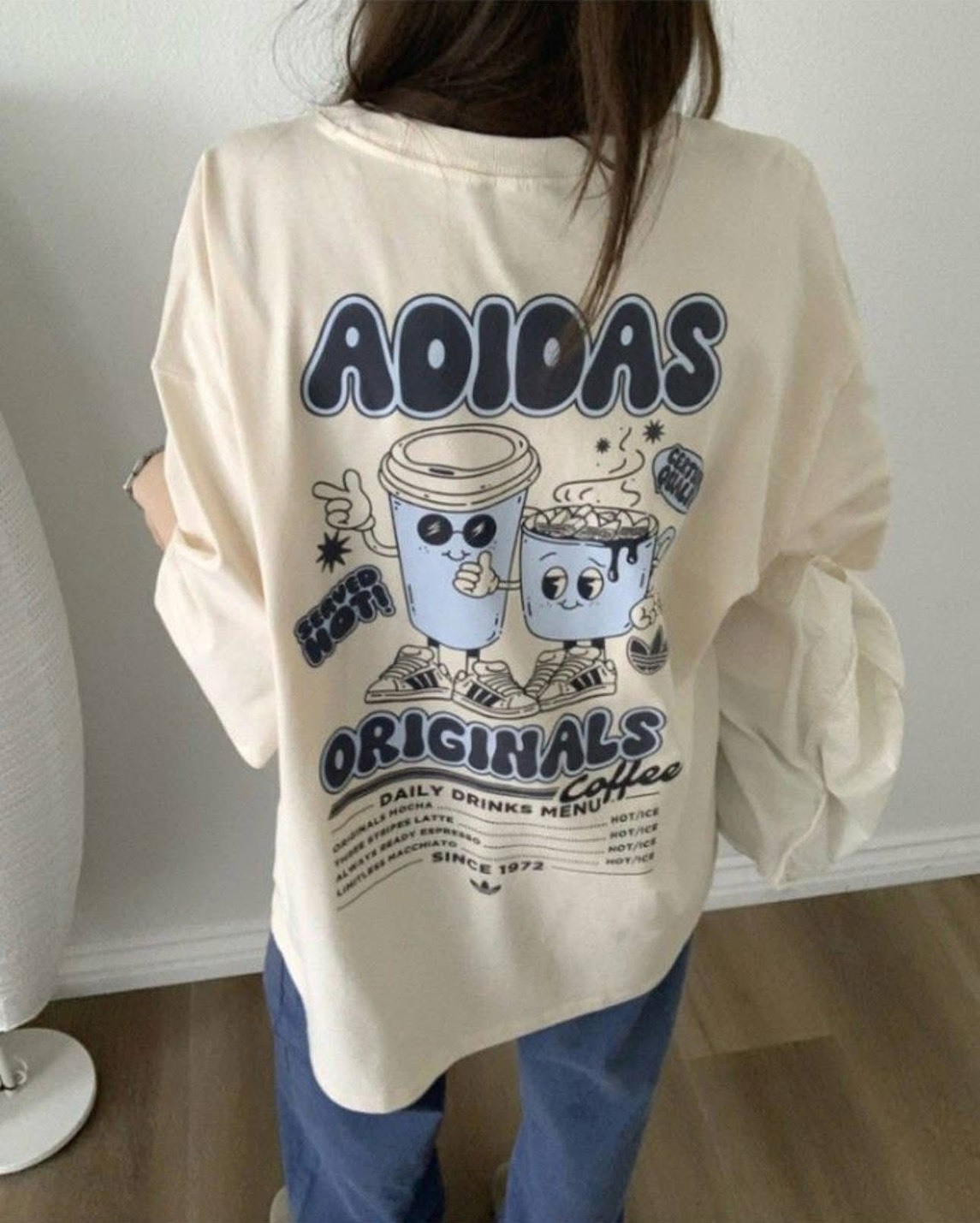 <美國限定>Adidas Originals 泡泡字體 咖啡圖案 寬鬆 圓領 短袖 米白