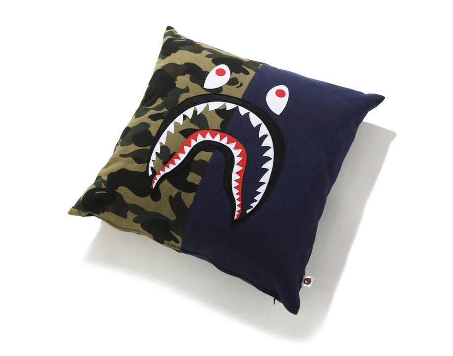 【BAPE配件】0425 發售1ST CAMO SHARK SQUARE CUSHION