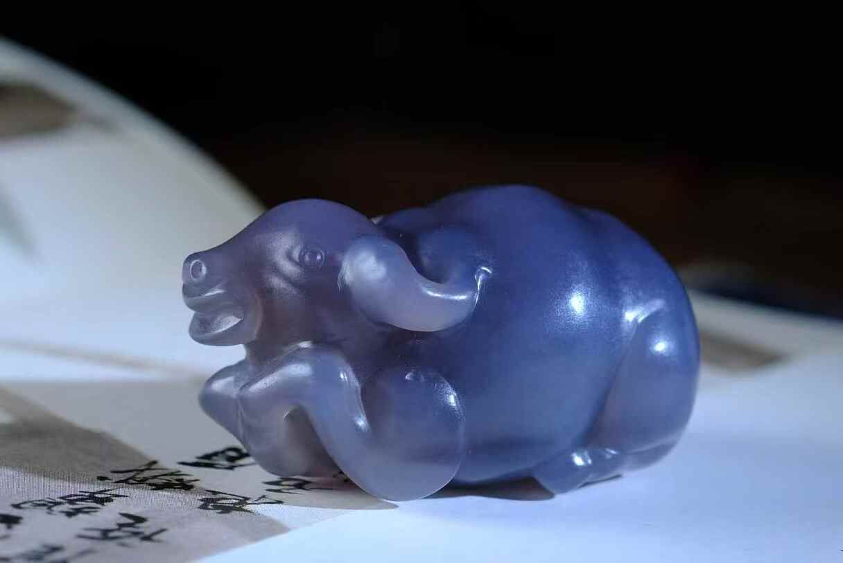 417718 和田玉紫羅蘭牛氣衝天