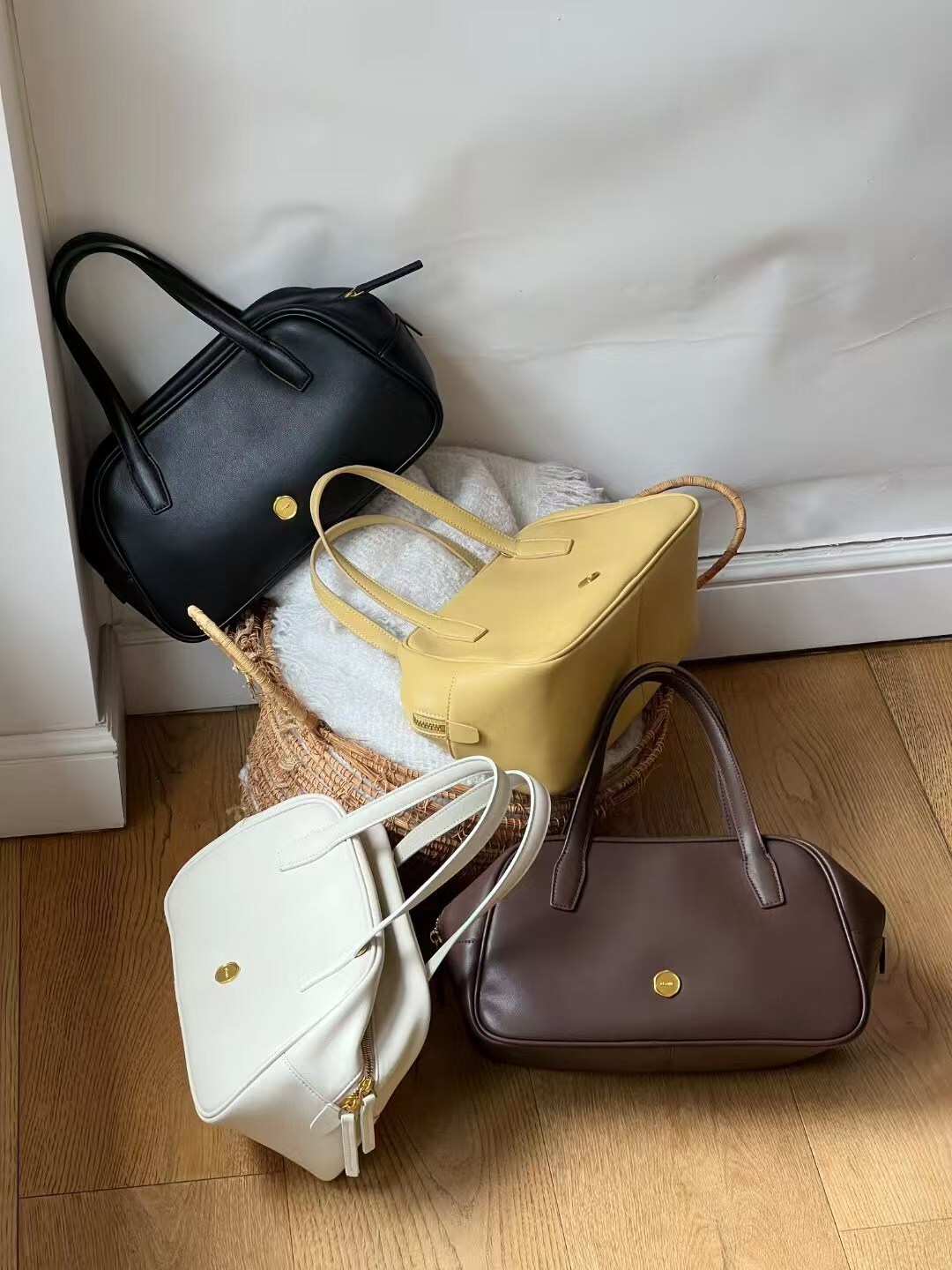 Leonie - 軟牛皮大容量波士頓包