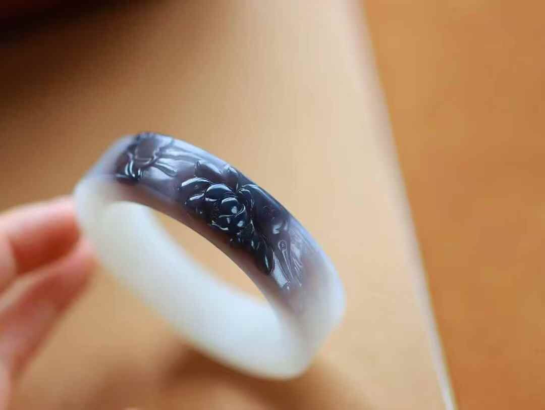 417719 55mm和田玉煙紫白蓮花手鐲 (54-56)