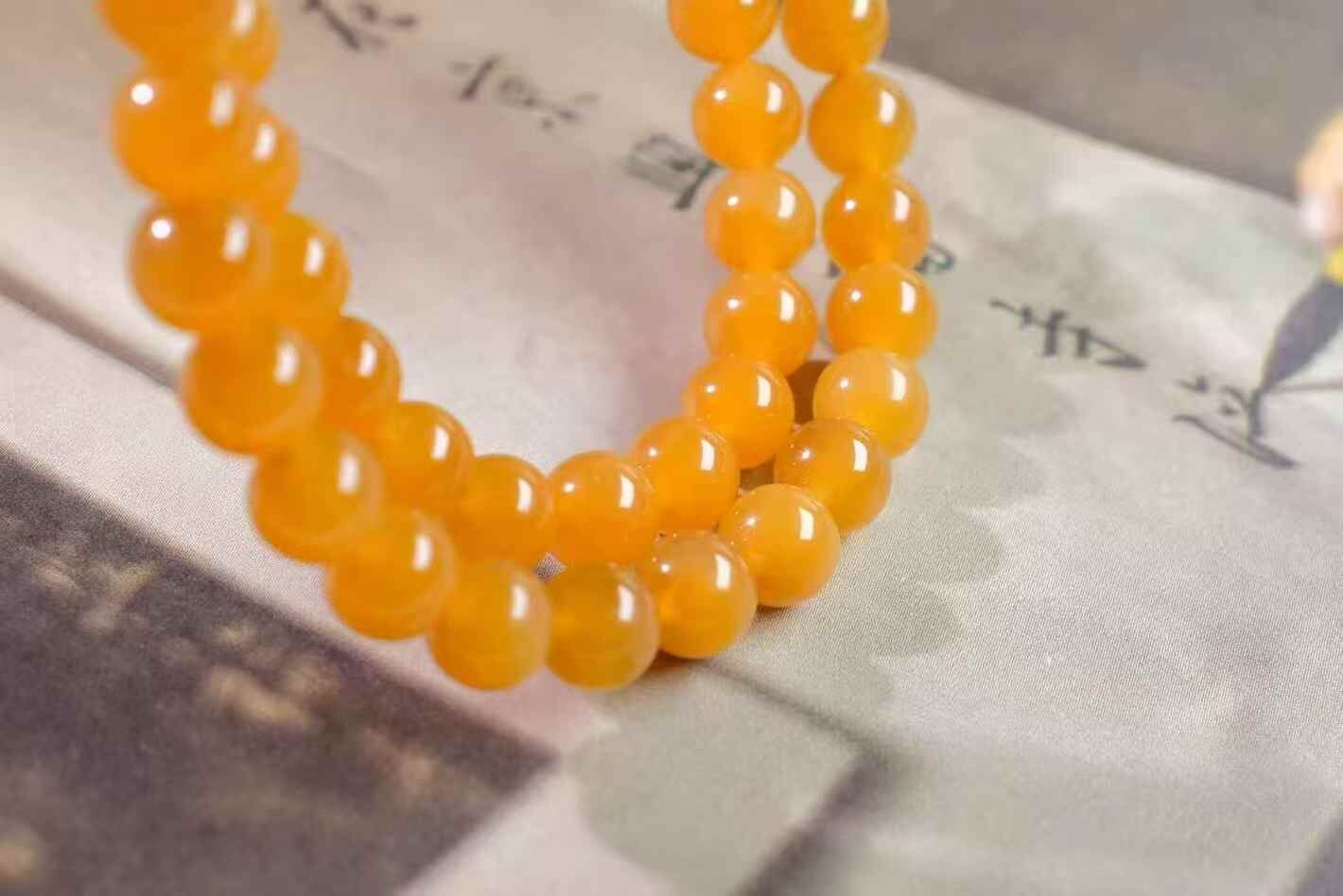 417722 和田玉蜜糖珠串 (6mm直徑)