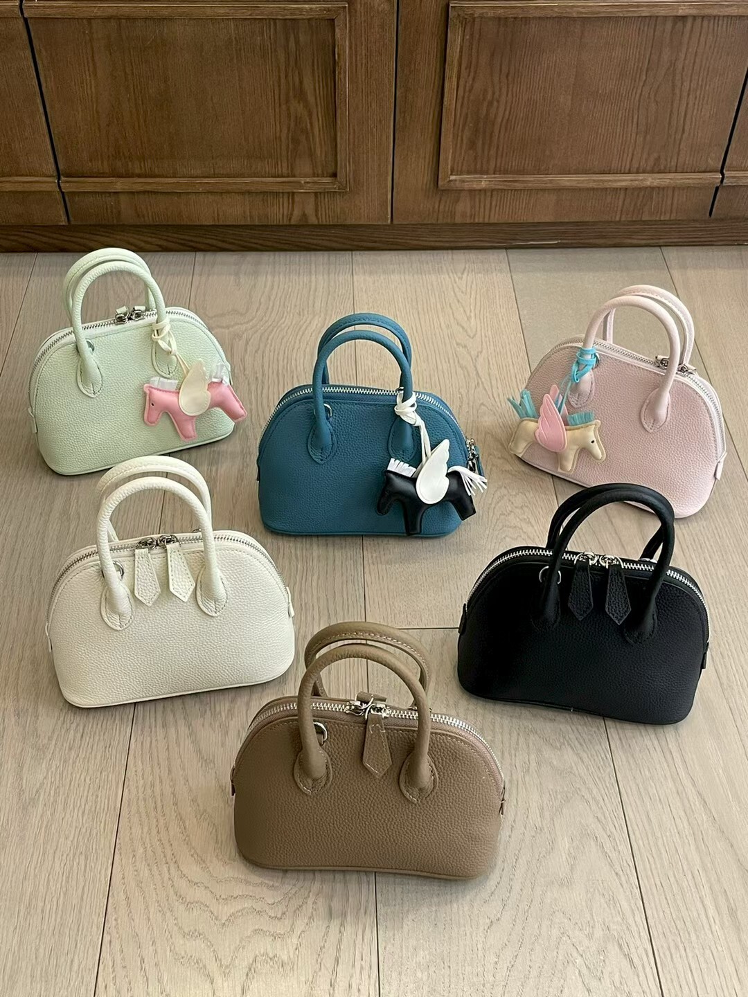 Leonie - 迷你貝殼手提包