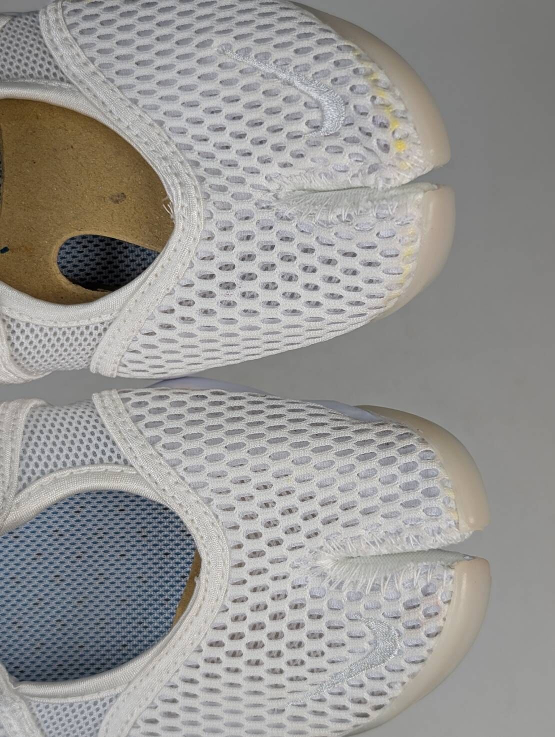 微瑕疵-左右腳鞋面、鞋底泛黃 848386-100/6 W NIKE AIR RIFT BR 忍者鞋 白色