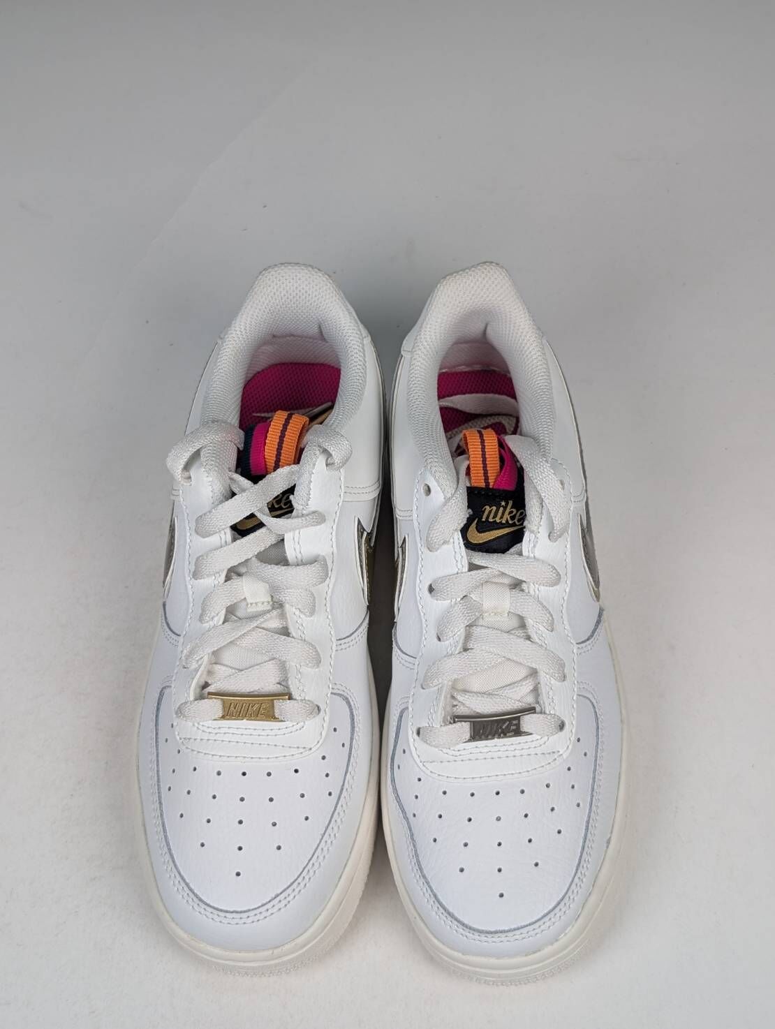 微瑕疵-左右腳中底、鞋底、鞋面泛黃 DH9595-001/5.5Y Nike Air Force 1 1s Double Up On The Pull Tabs Swooshes 雙層勾勾 米白 金 女款