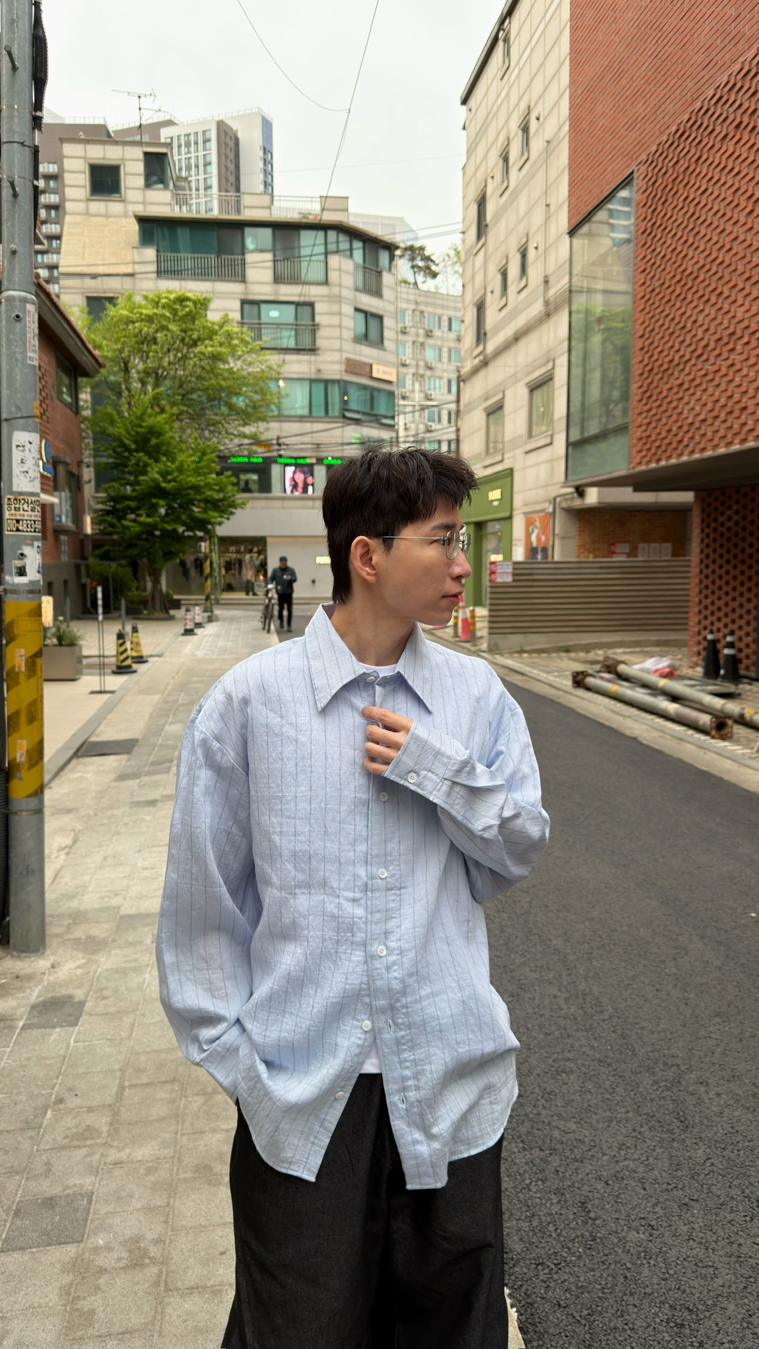 A10 輕盈透氣麻料直紋衫