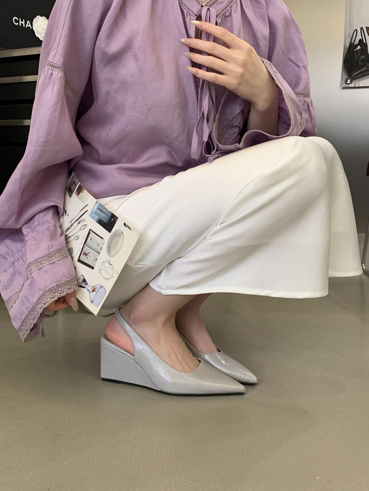 漆皮尖波跟 坡跟跟鞋(35-39)(銀/黑/白/灰)