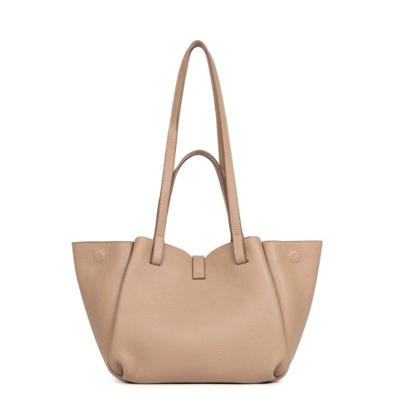 FRA-GGG0424-076 547-82-SABLE (B37)