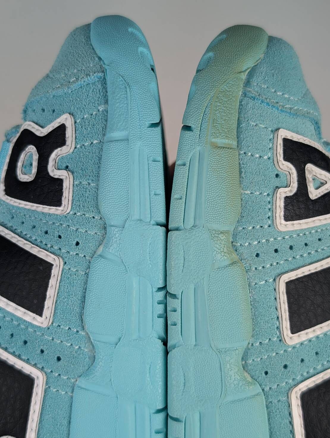 微瑕疵-左腳中底、鞋底泛黃 CK0825-403/8c Air More Uptempo Light Aqua (TD) 湖水綠 小童款