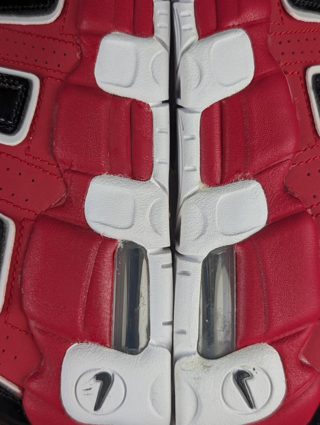 微瑕疵-左右腳內外側微泛黃&鞋口髒污 415082-600/5Y Nike Air More Uptempo GS 紅黑 大AIR 大童