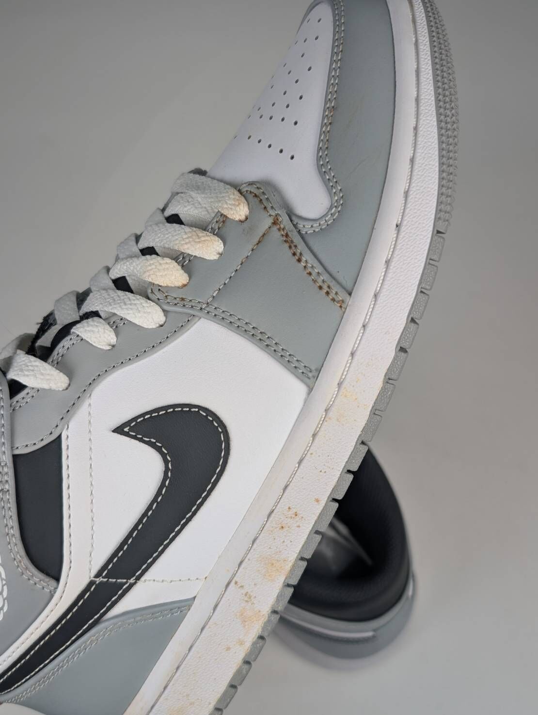 微瑕疵-右腳外側泛黃 554724-078/7.5 Air Jordan 1 Mid '' Light Smoke Grey '' 煙灰黑 小Dior 男鞋