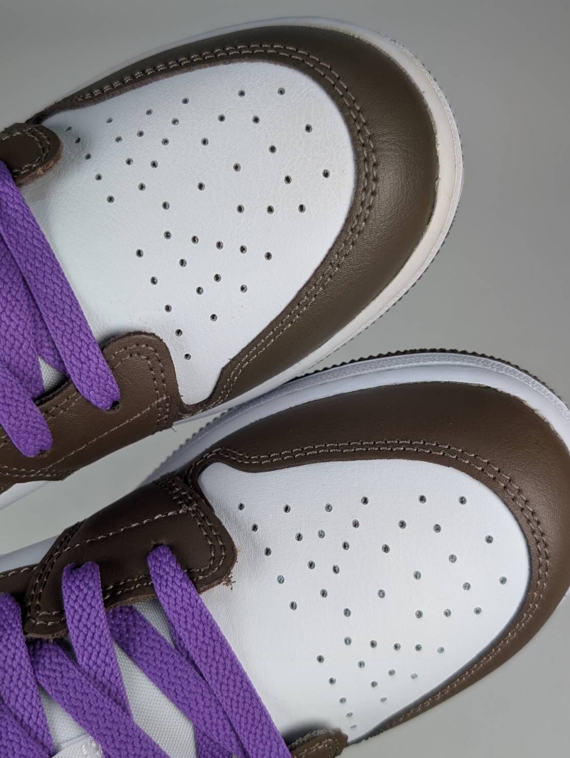 微瑕疵-鞋面色差&左腳前頭中底泛黃 553560-215/6Y Air Jordan 1 Low " PALOMINO " 咖啡 紫 女款