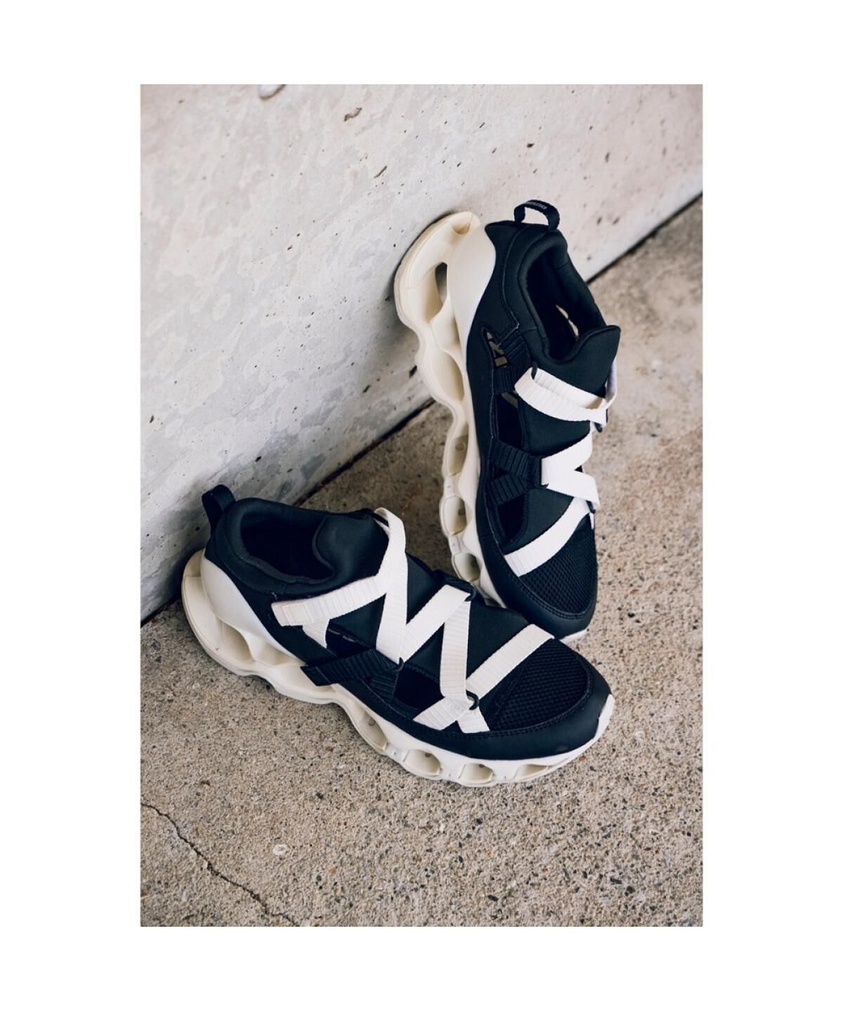 預訂|Mizuno Wave Prophecy Strap Black/White D1GA251901