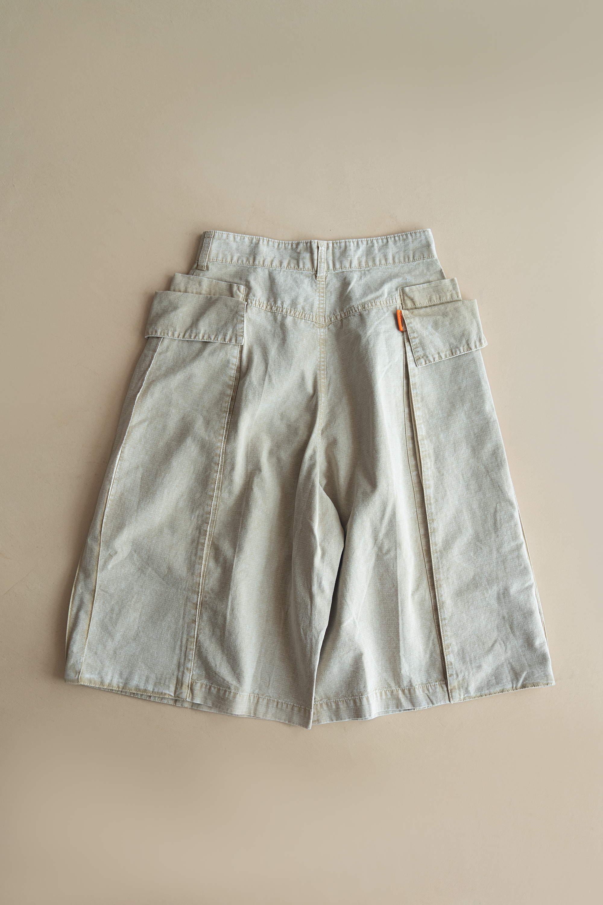 UNIVERSAL OVERALL DOUBLE POCKET CARGO SHORT GARMENT DYE (3COL)