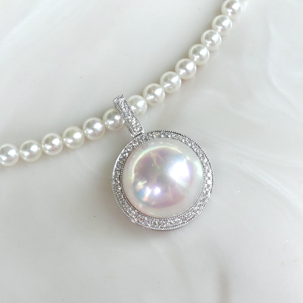 18K金日本稀有極光炫彩白色馬貝珠鑽石開口吊墜