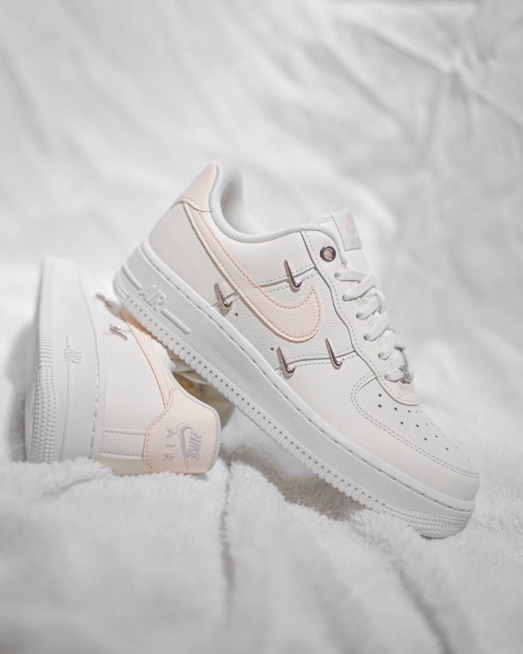 (預訂) Nike Air Force 1 Low '07 LX - Guava Ice Mini Gold Swooshes