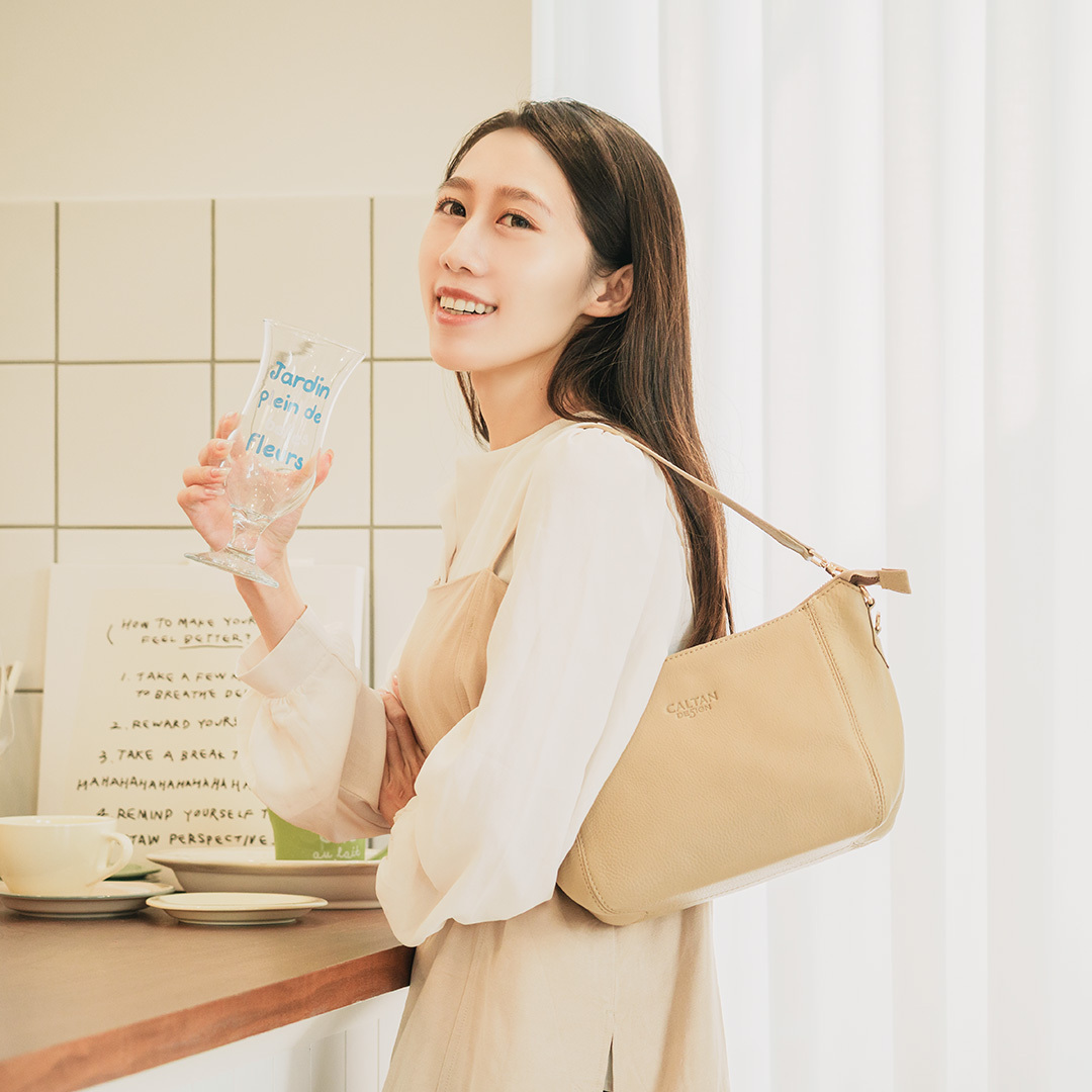 率性半月真皮斜背包-四色(5532)