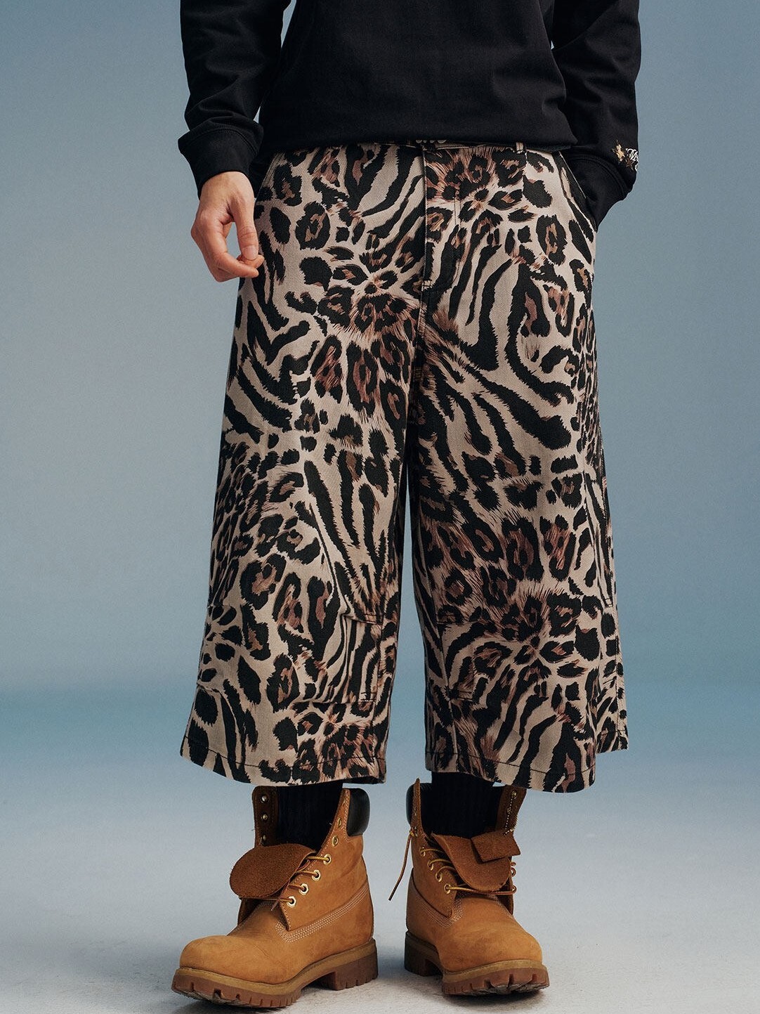 MEDM 動物花紋貼布Logo 休閒寬鬆 七分棉褲