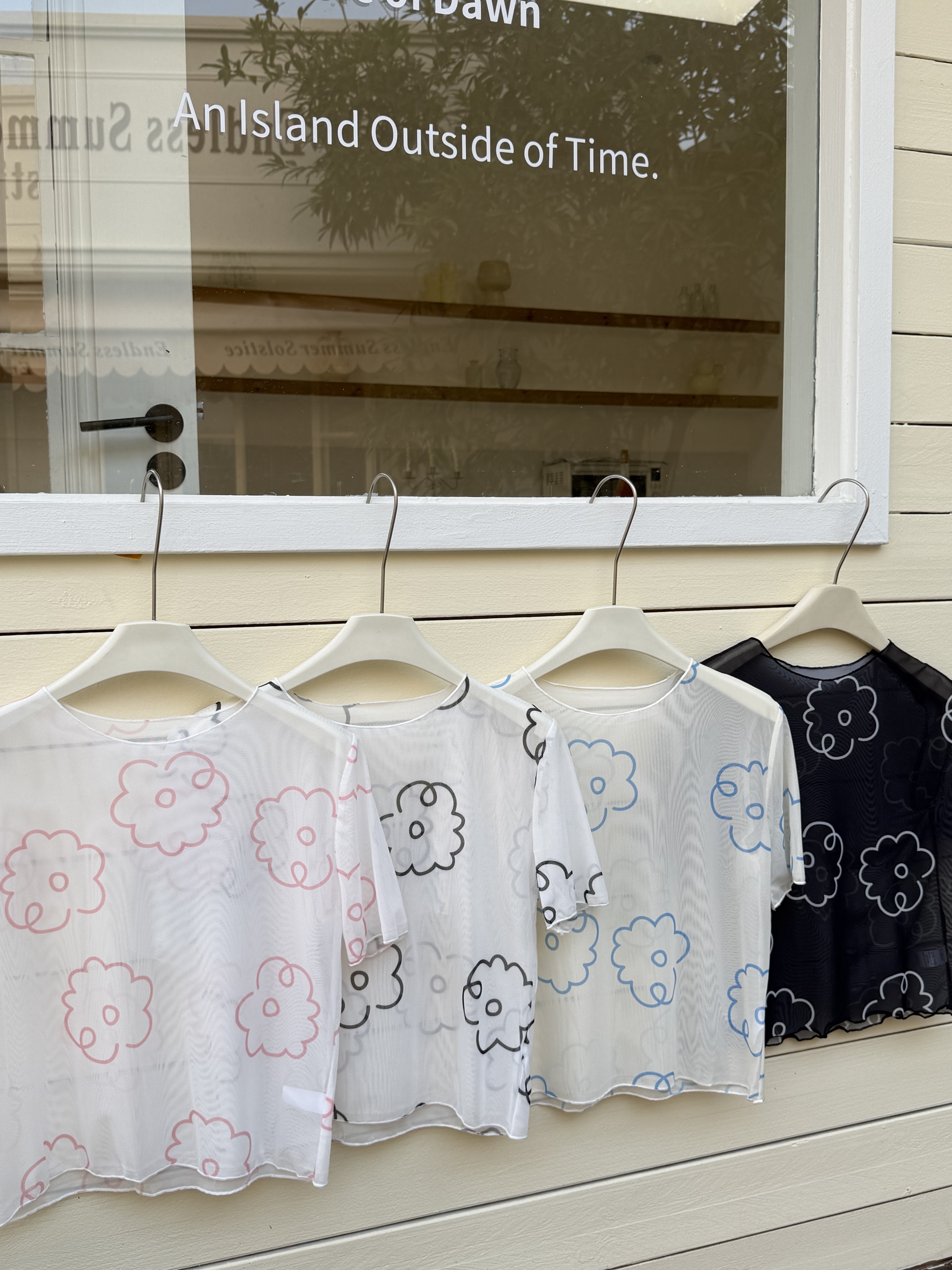 大花朵透膚短袖打底