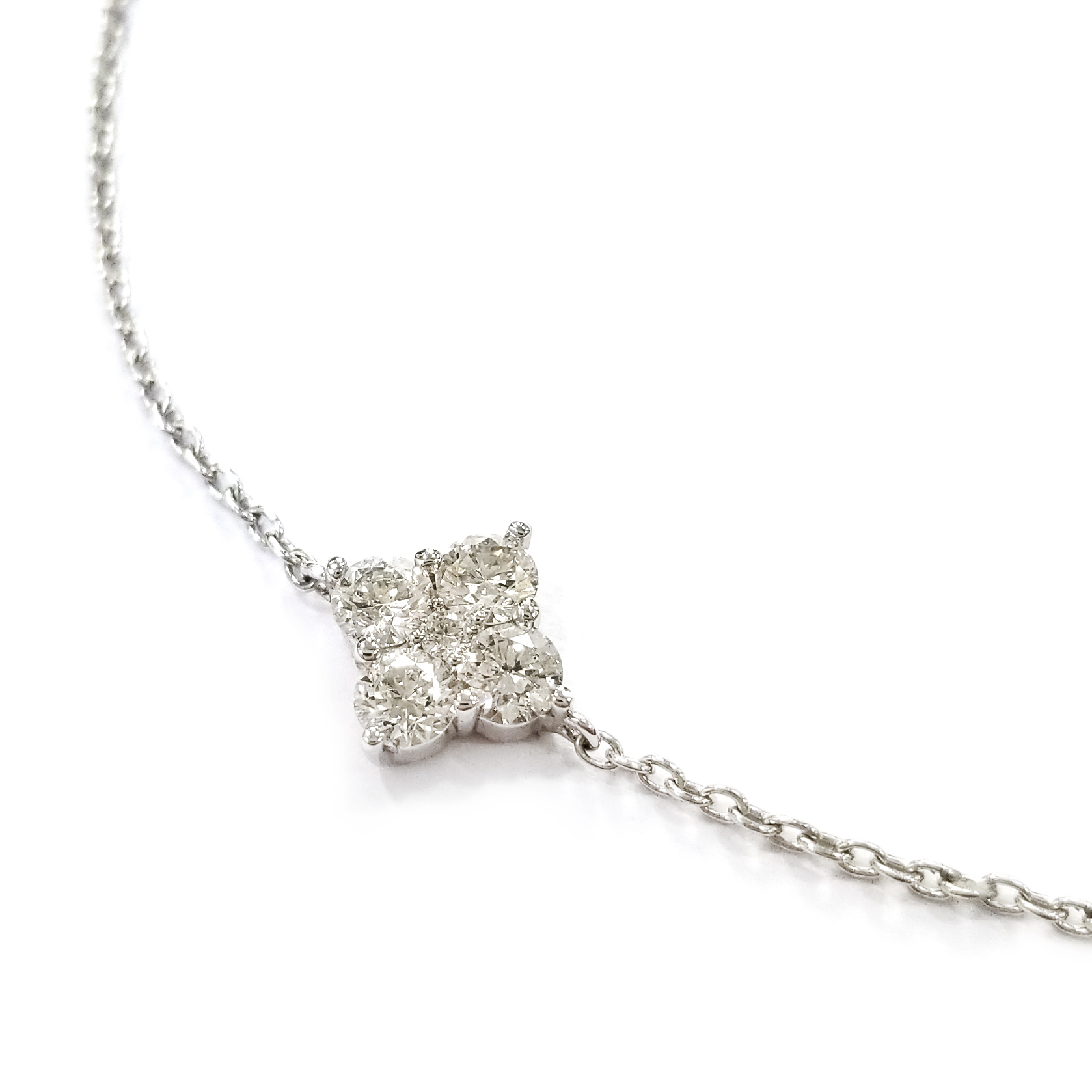 18K White Gold Natural Diamond Four-Leaf Clover Bracelet