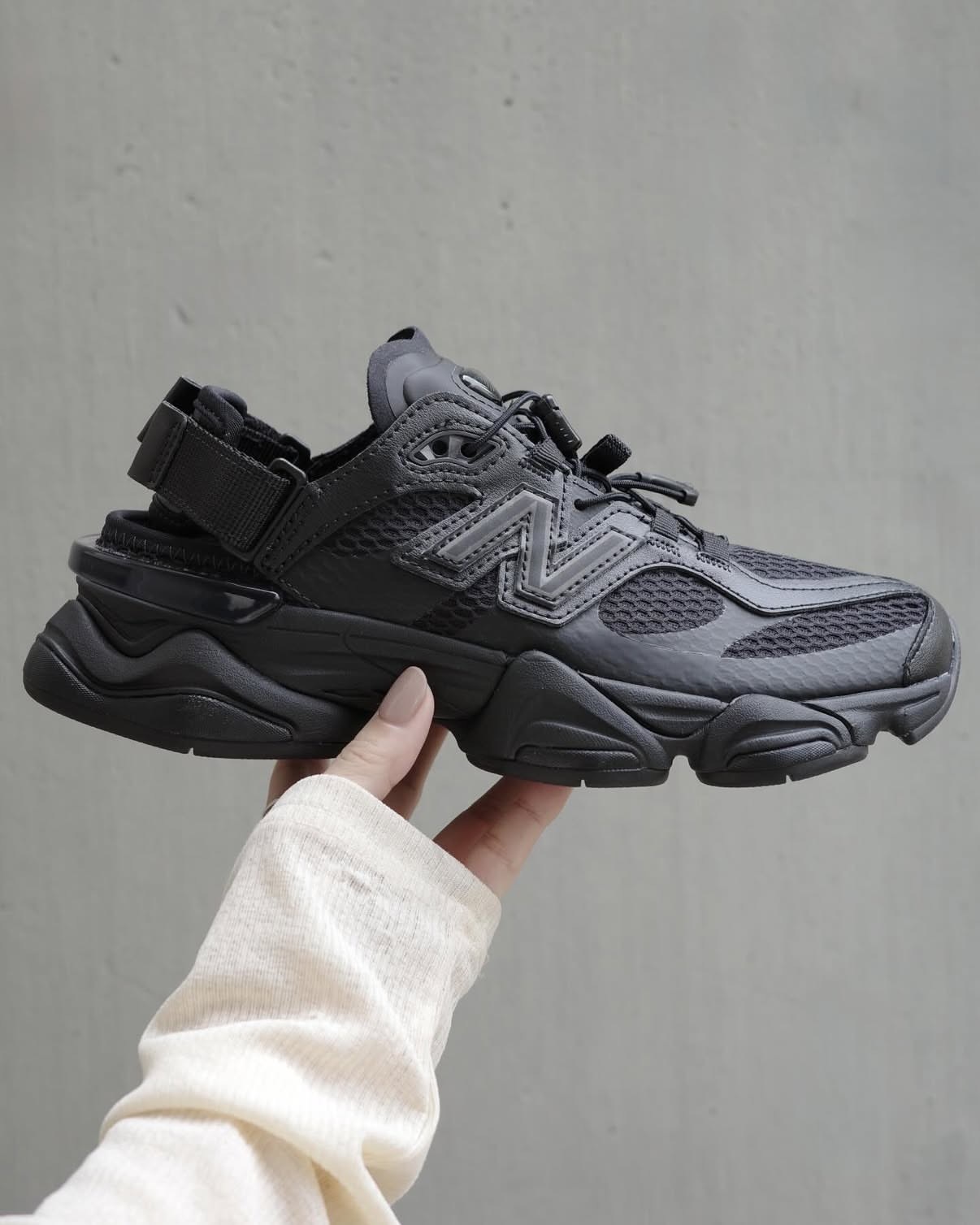 NEW BALANCE 9060 NB 全黑 黑色 涼鞋 穆勒鞋 免綁鞋帶 後跟鞋扣 魔鬼氈 男女鞋 U90604SC / 預購
