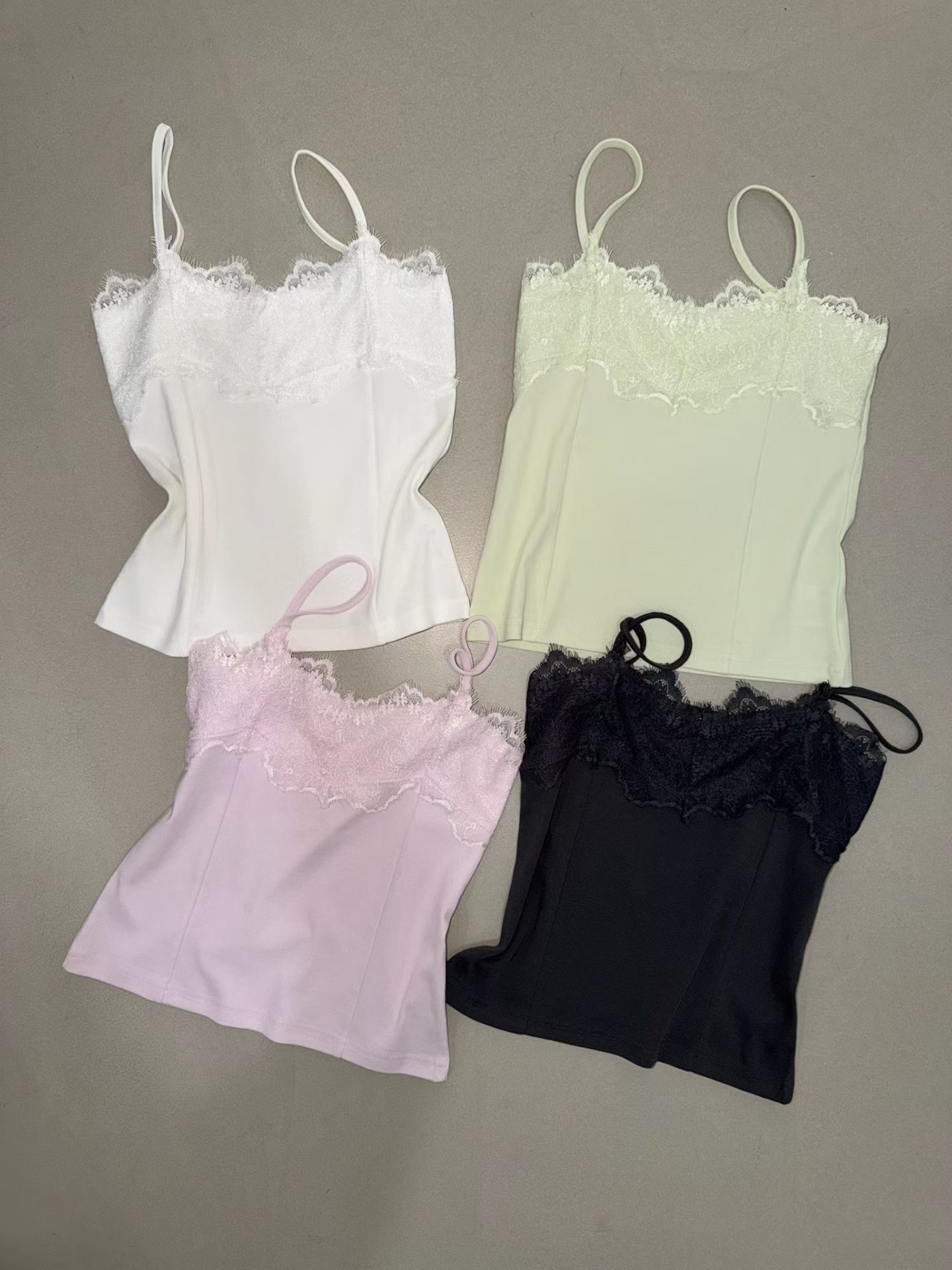 WW2647 Lace Sleeveless