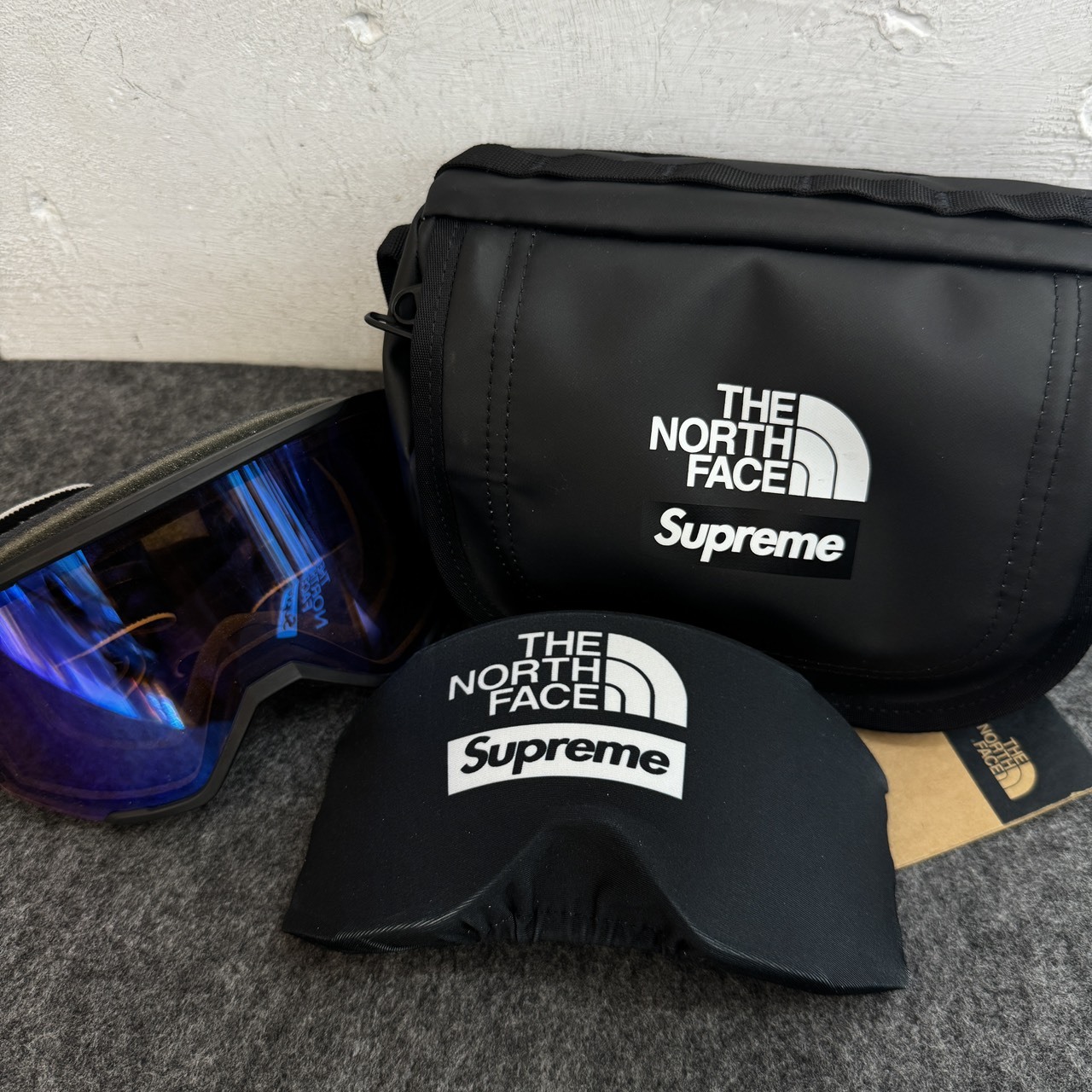 SUPREME X TNF SMITH RESCUE GOGGLES BLACK