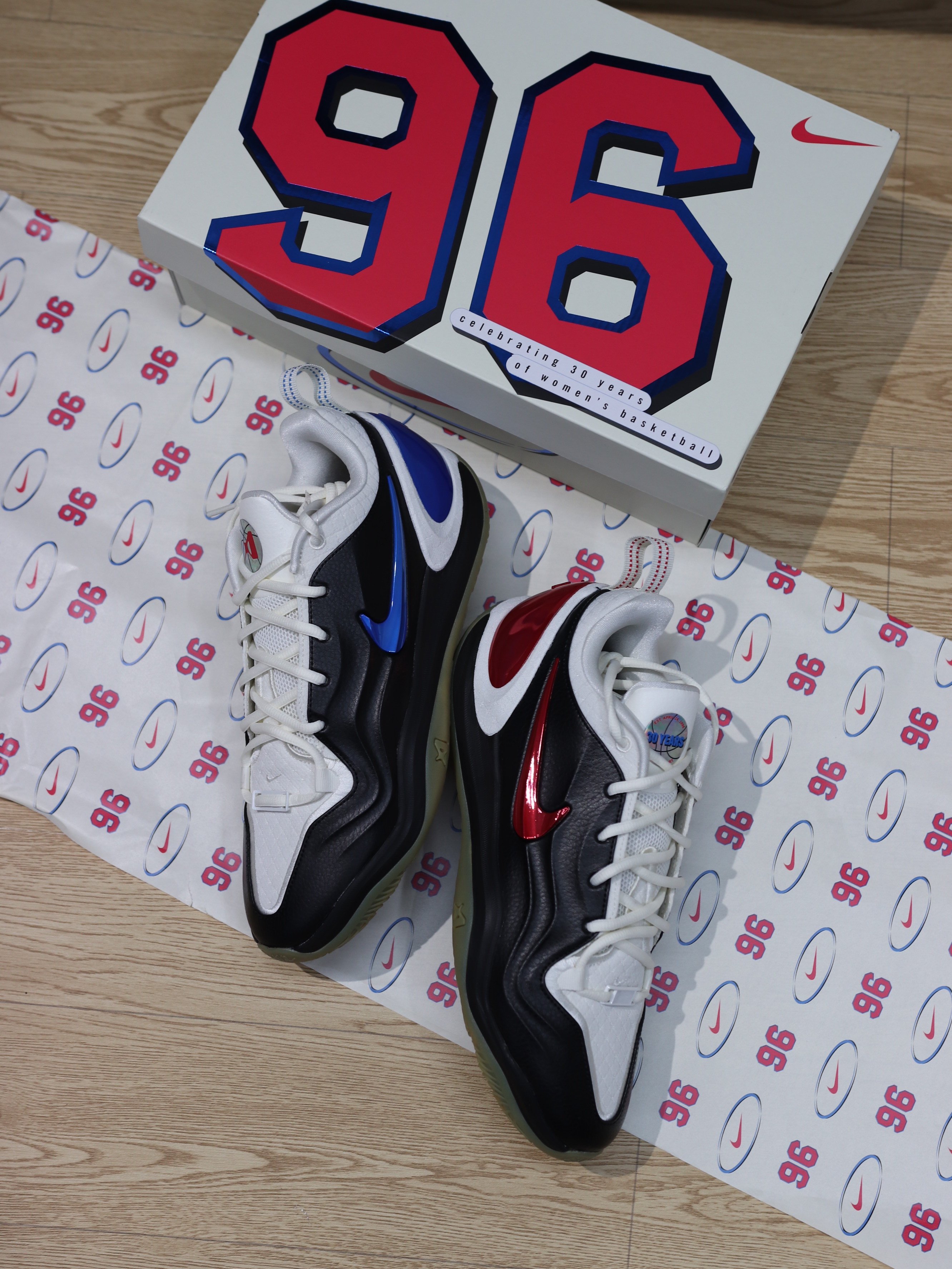 男女鞋 NIKE A TWO A'JA WILSON 'WNBA 30H' 白黑藍紅 30週年 紀念版 鴛鴦 支撐 運動 籃球鞋【IH1138-001】