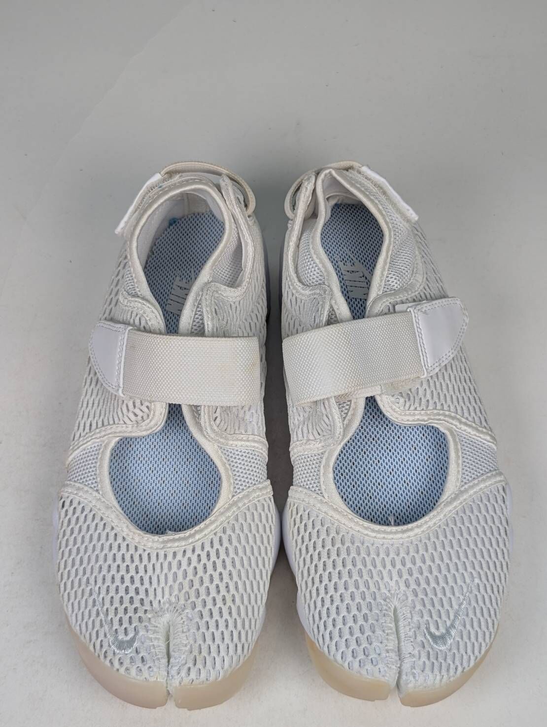 微瑕疵-鞋盒受潮&雙腳鞋面、鞋底泛黃 848386-100/8 W NIKE AIR RIFT BR 忍者鞋 白色