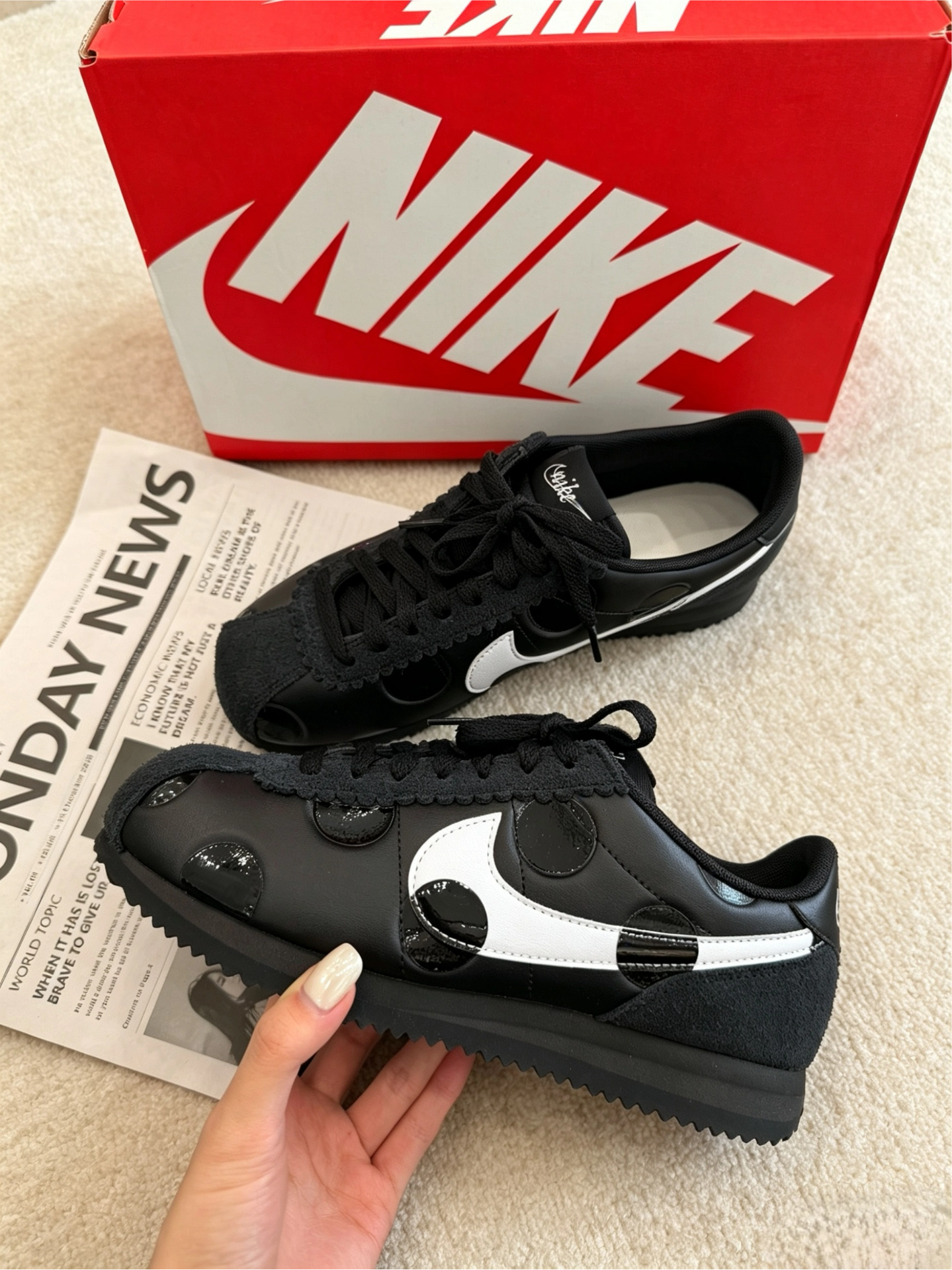 代購-NIKE CORTEZ Polka Dot 阿甘鞋 波點 麂皮 皮革 拼接 黑白 草間彌生 IR1332-001