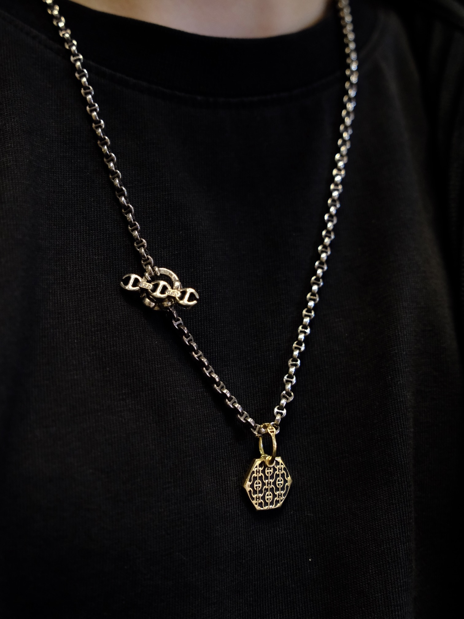 Bolt Lace Pendant HB305 YG