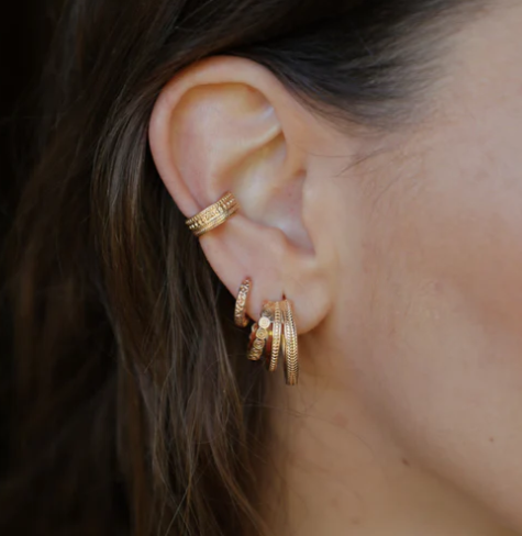 1WK0414-133 [WAEKURA] Earrings Islie Gold #WAEBOU13091000P (A-LX-E)