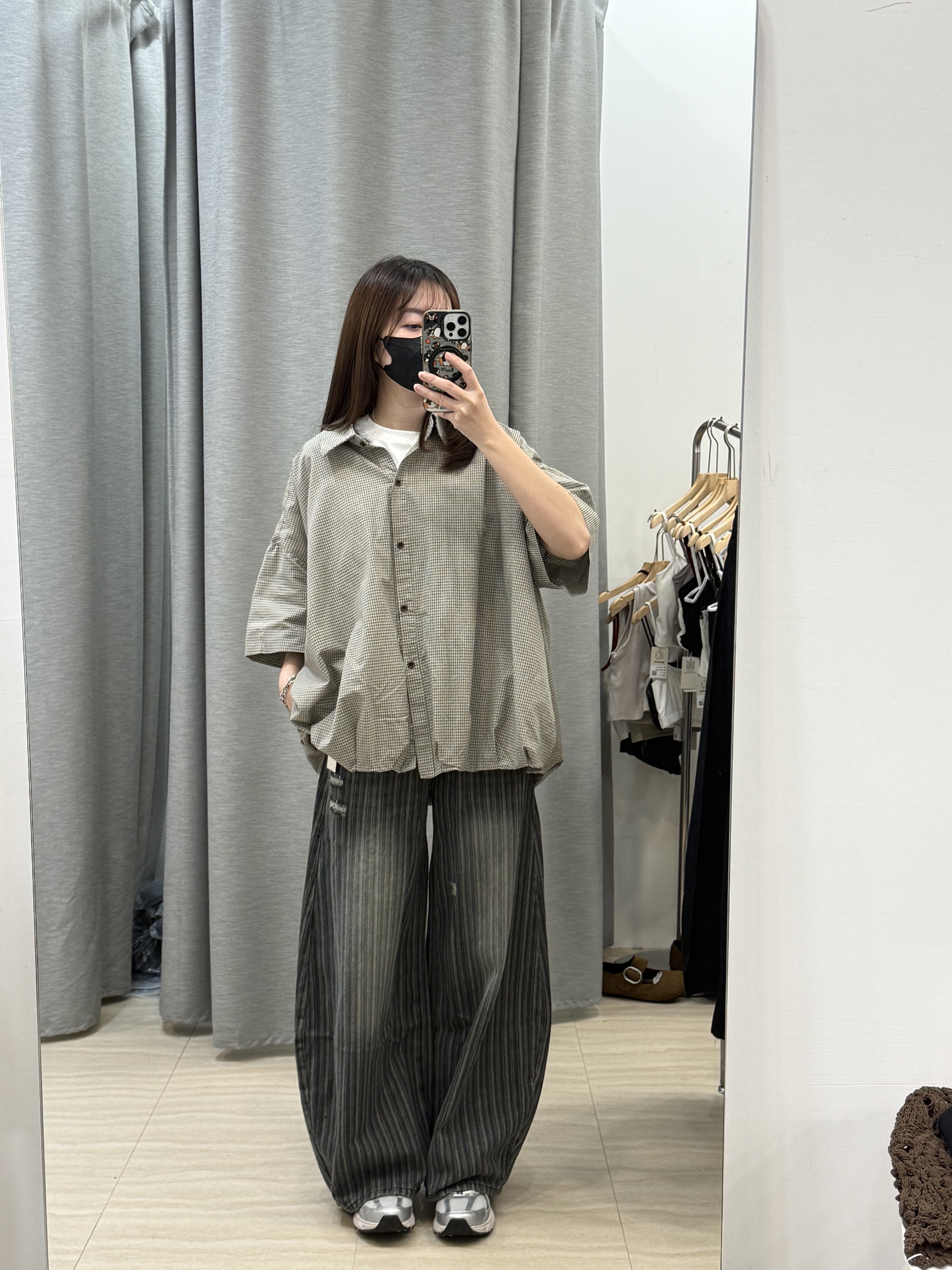 直條紋微刷破彎刀褲