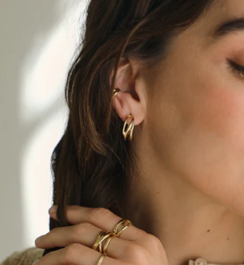 1WK0414-139 [WAEKURA] Earrings Sofi Gold #WAEBOU01802000P (A-LX-E)