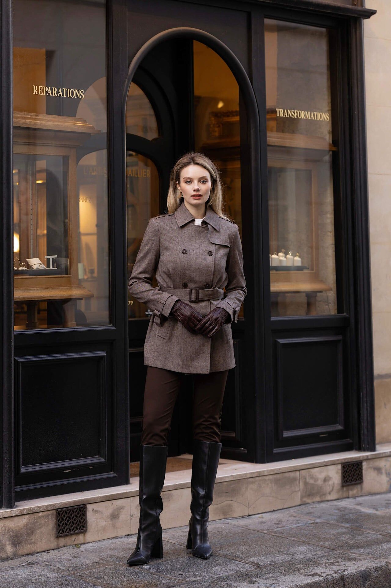 1GL0426-152 [GAALA] Leanne Short Trench Coat Brown Fishbone (EU)