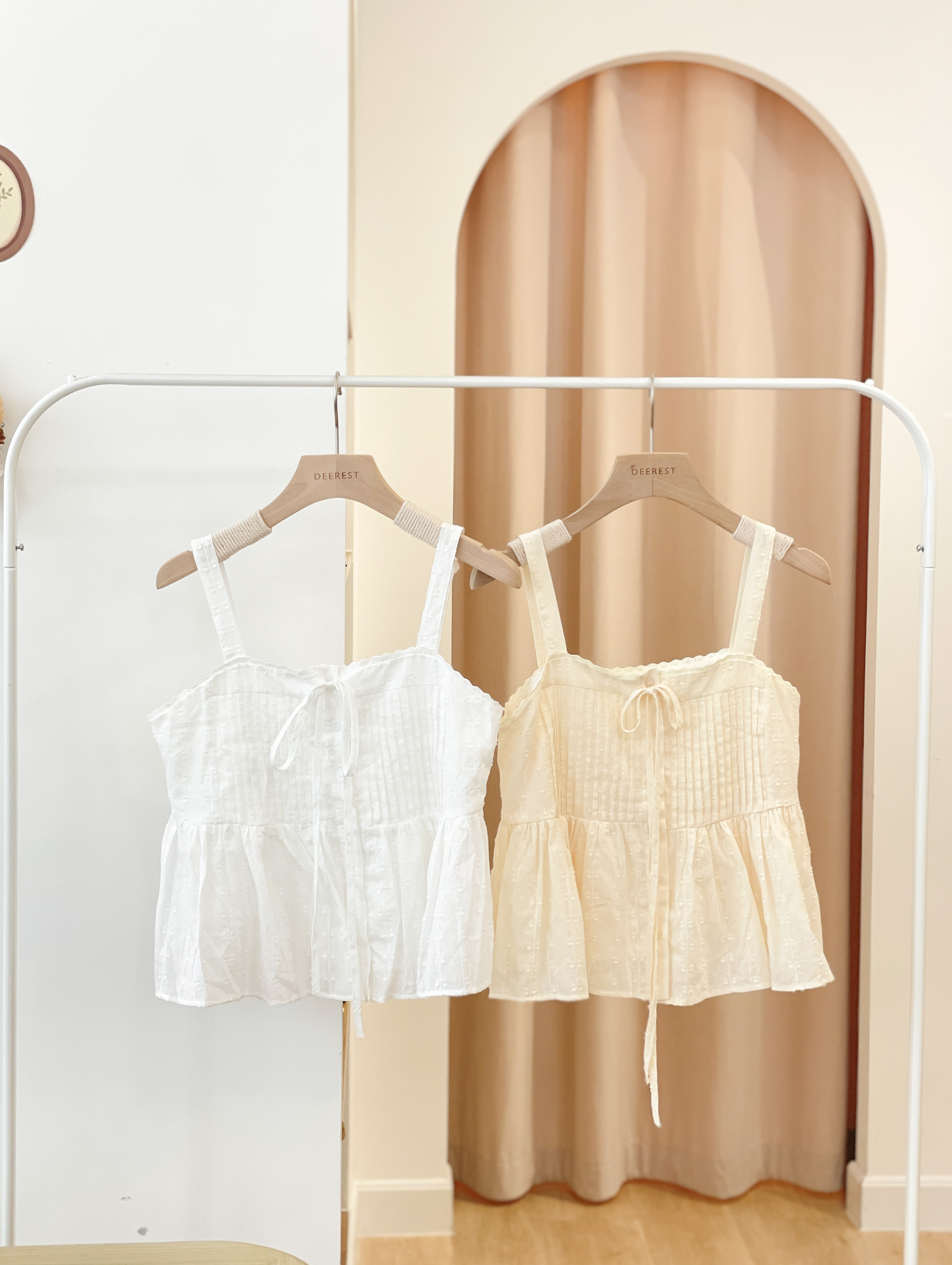 T1526 Lumière Strapped Cami Top