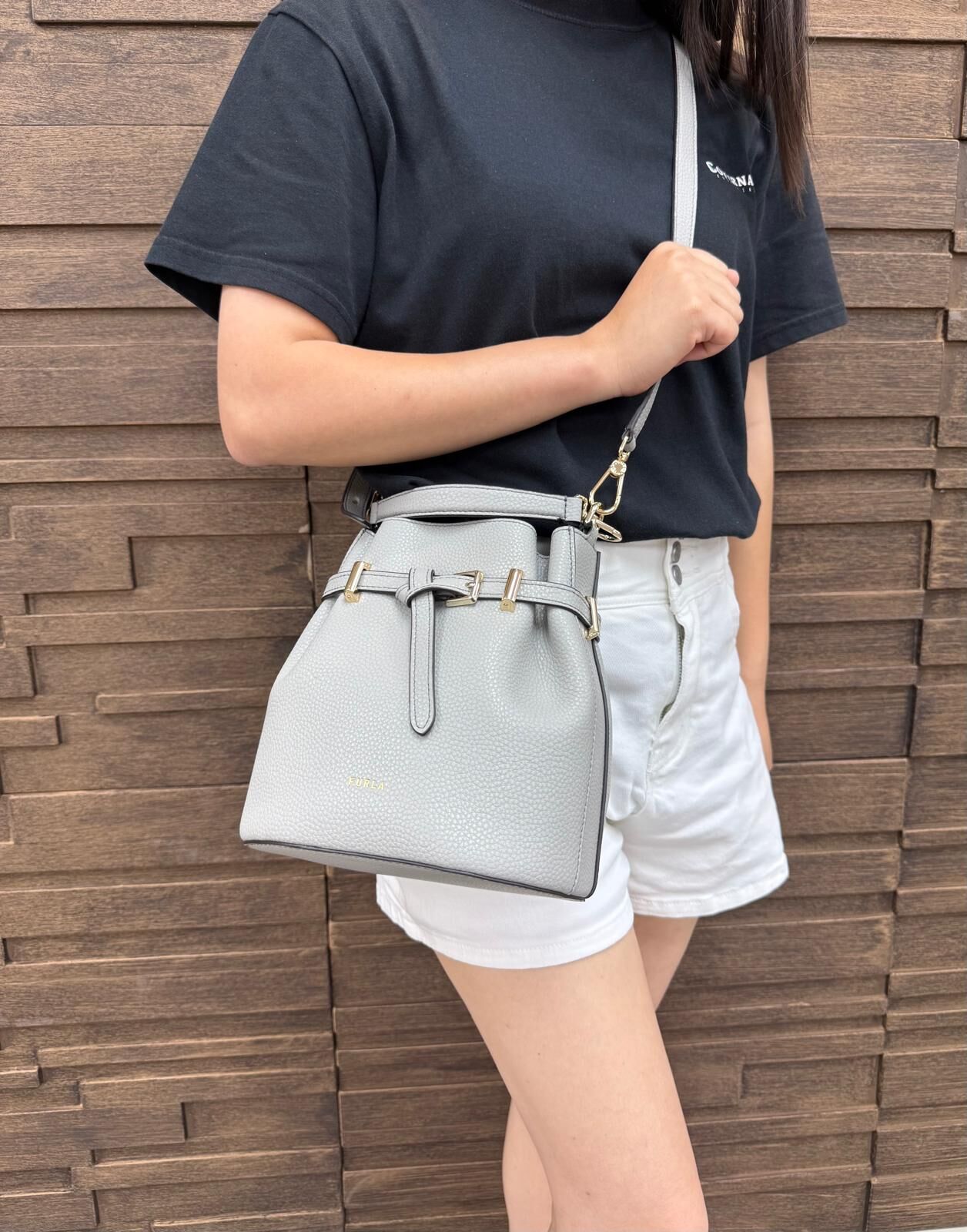 LYS01636 FURLA  真皮荔枝紋水桶袋灰色