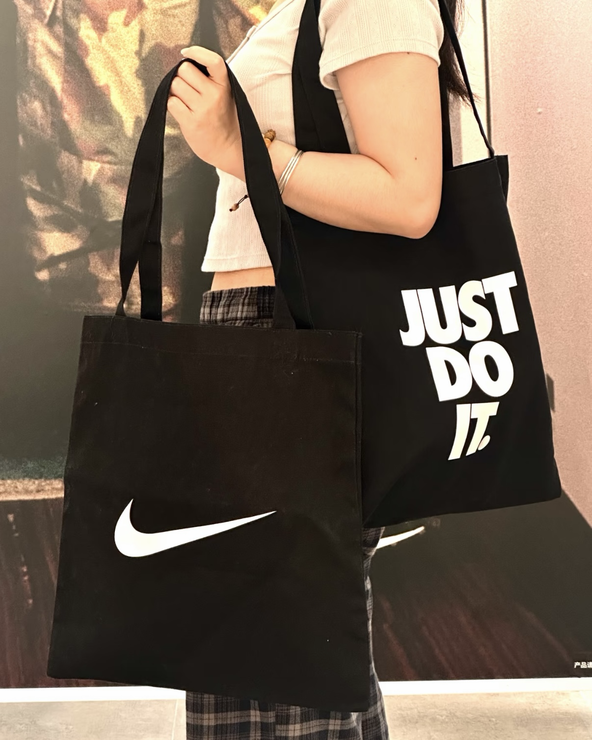 <快速出貨>NIKE 黑白色 帆布袋 帆布包 手提袋 肩背包