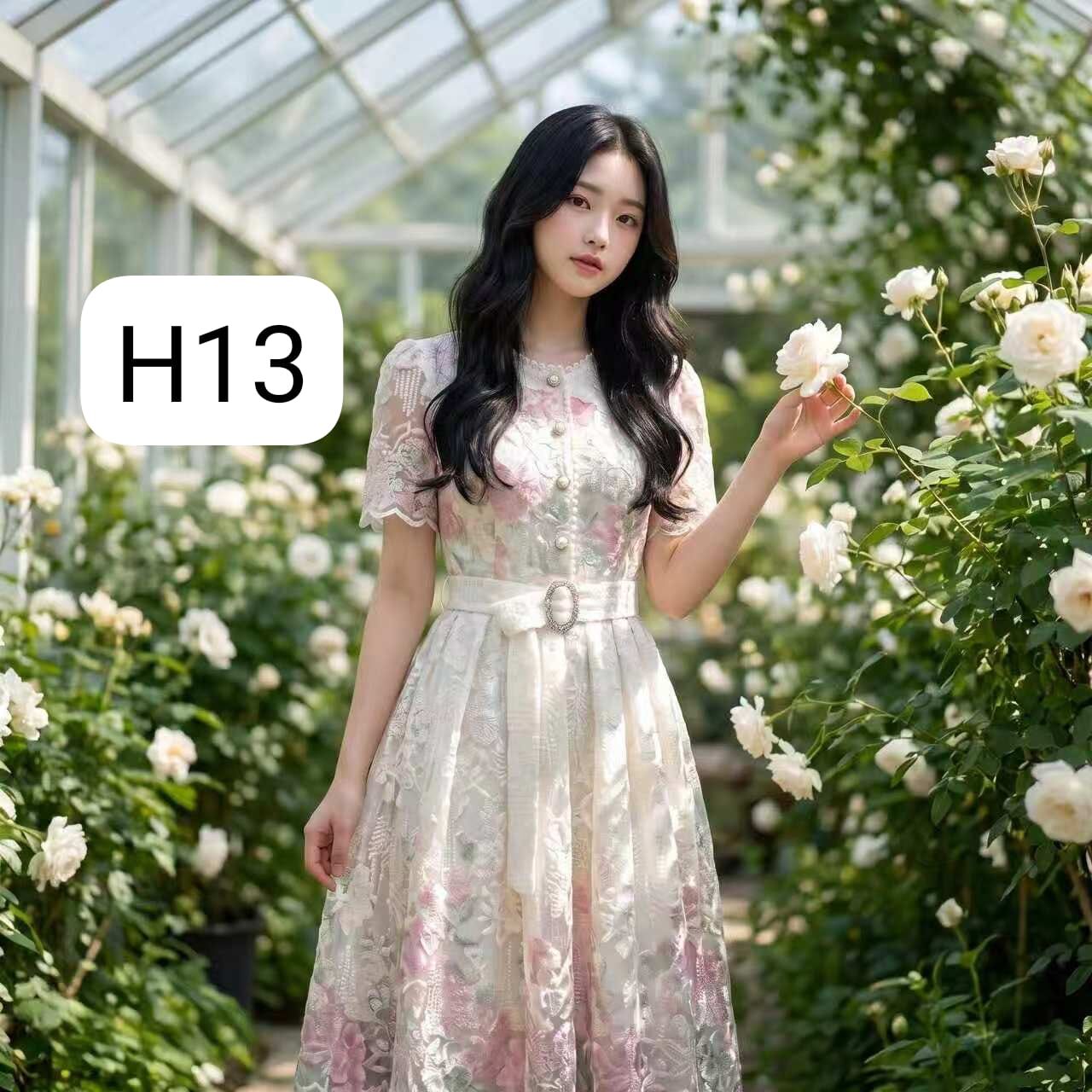 H13  碎花連身裙  胸S37 M39 L41   腰S30 M32 L34    hip52   長版47 短版42